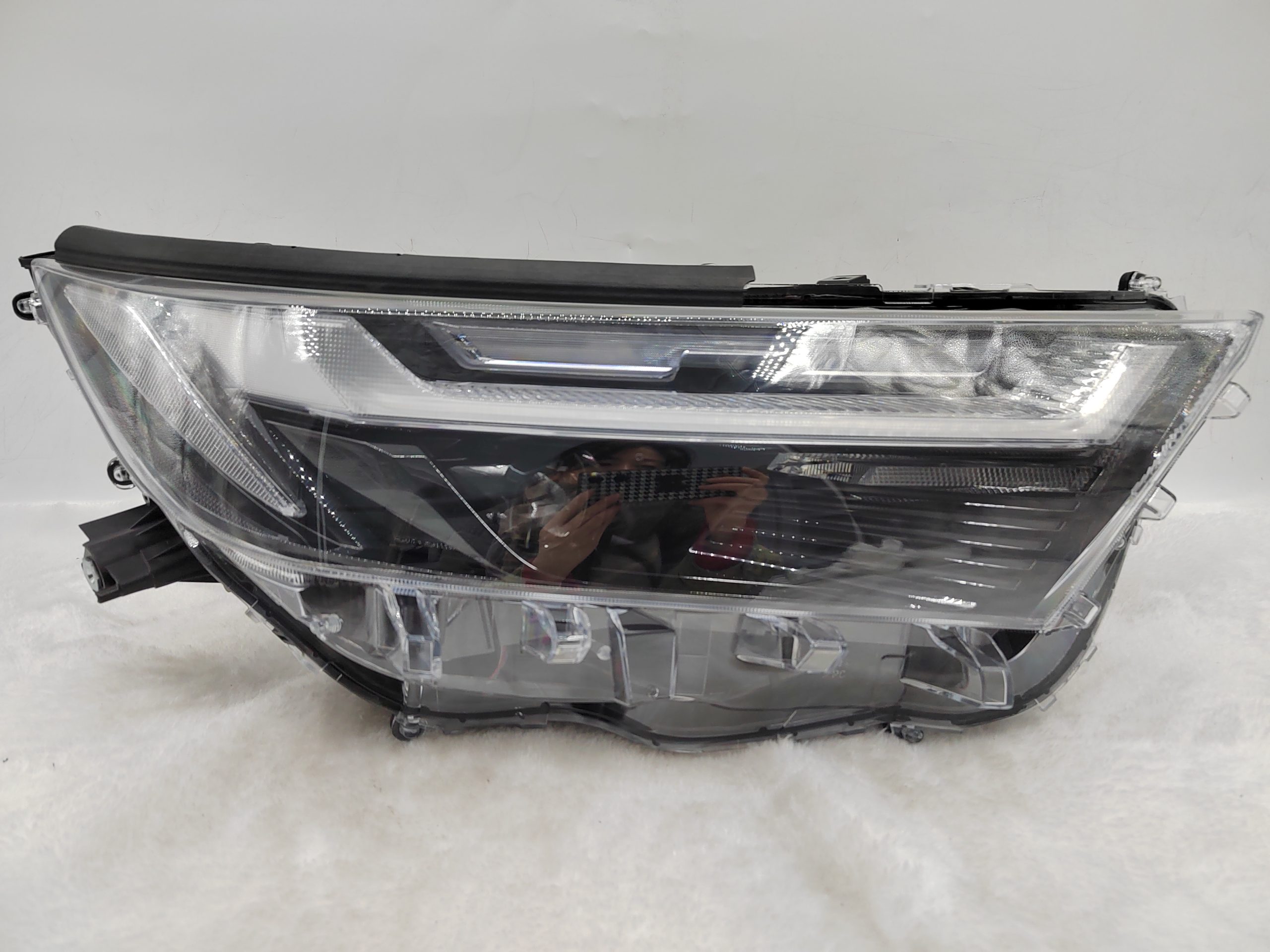 TOYOTA RAV4 2022-2023 LED R.H.S HEADLIGHT ASSEMBLY