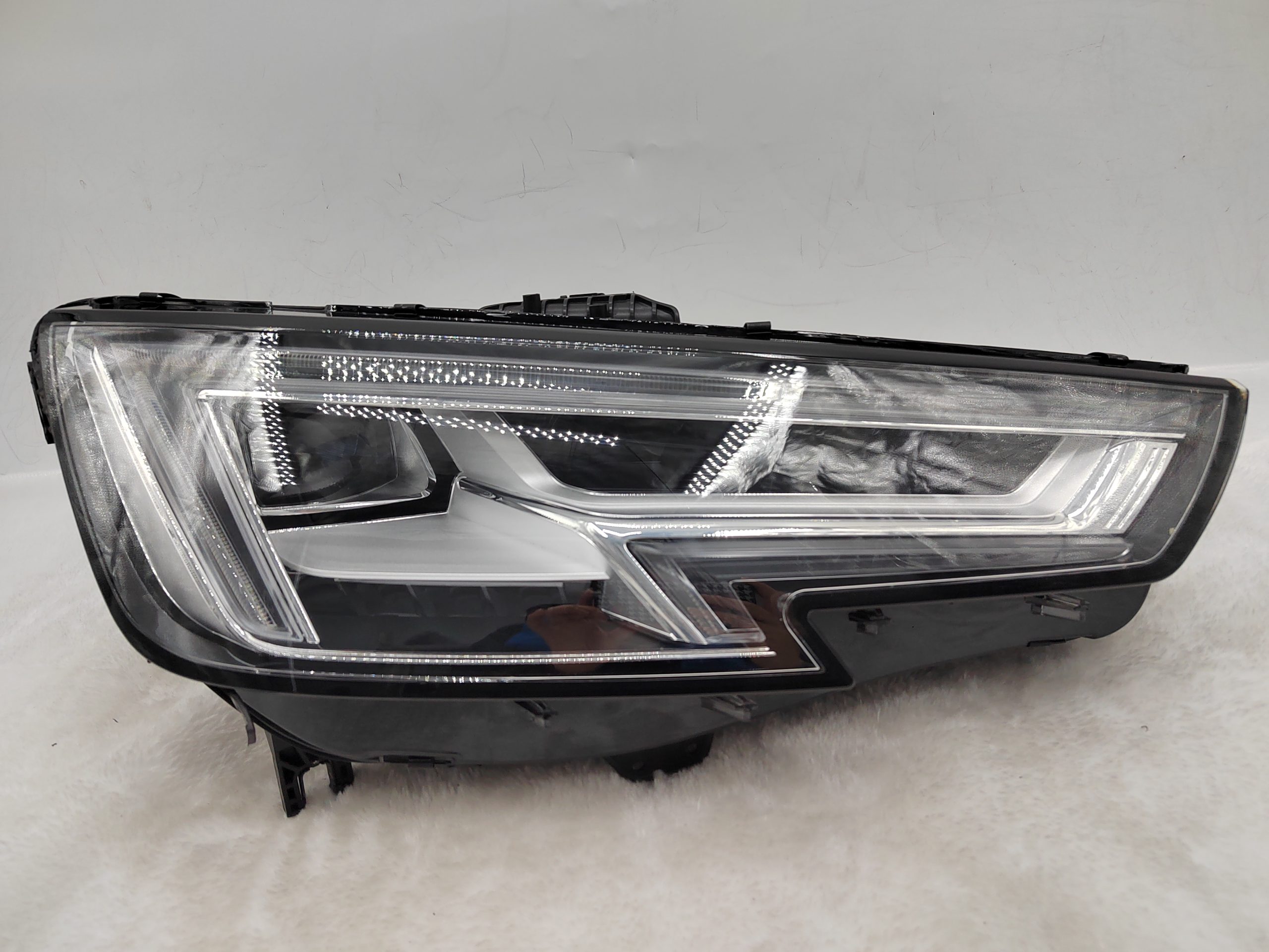 AUDI A4 2015-2019 LED R.H.S HEADLIGHT ASSEMBLY