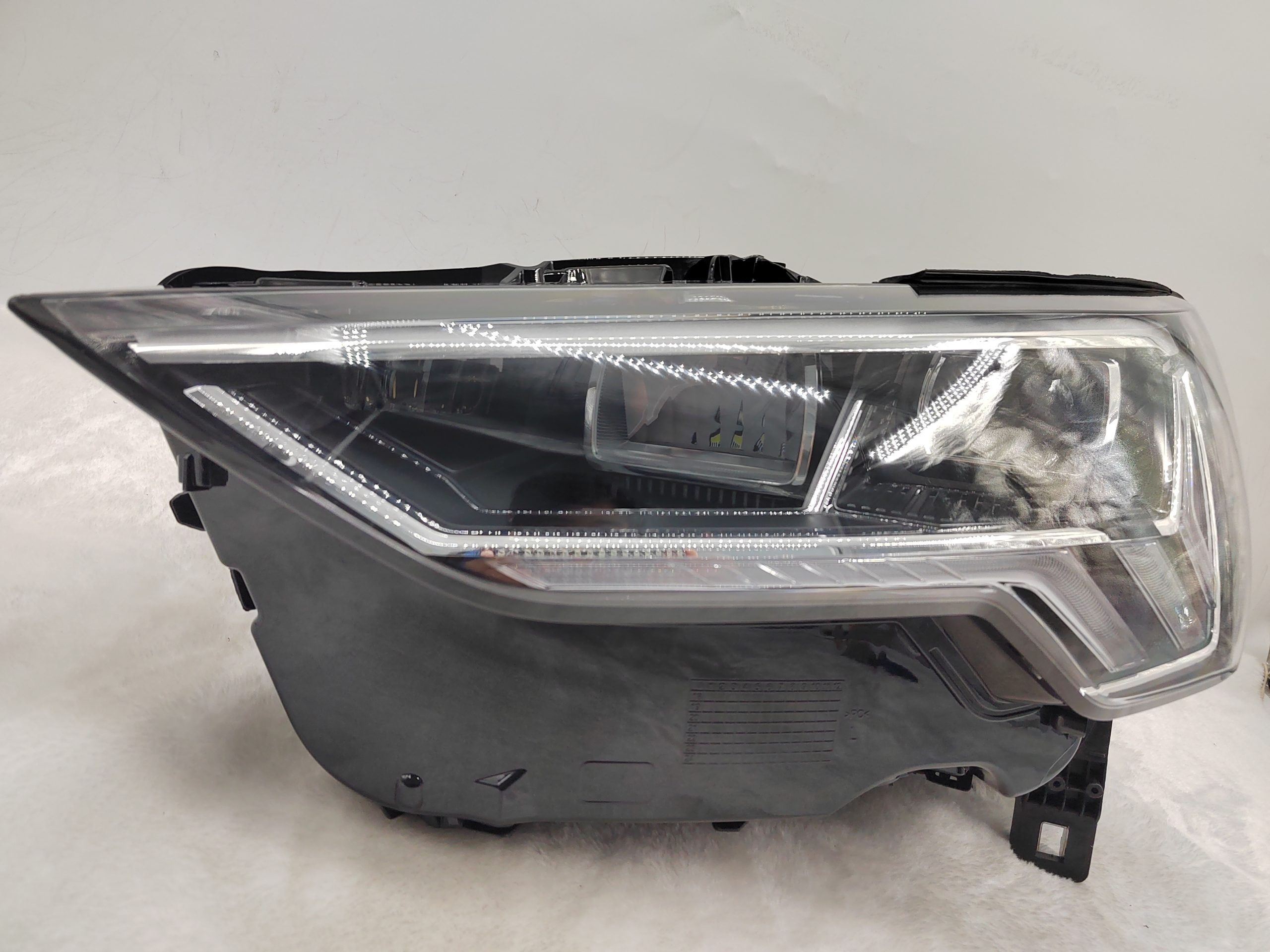 AUDI Q3 83A 2019-2023 LED L.H.S HEADLIGHT ASSEMBLY