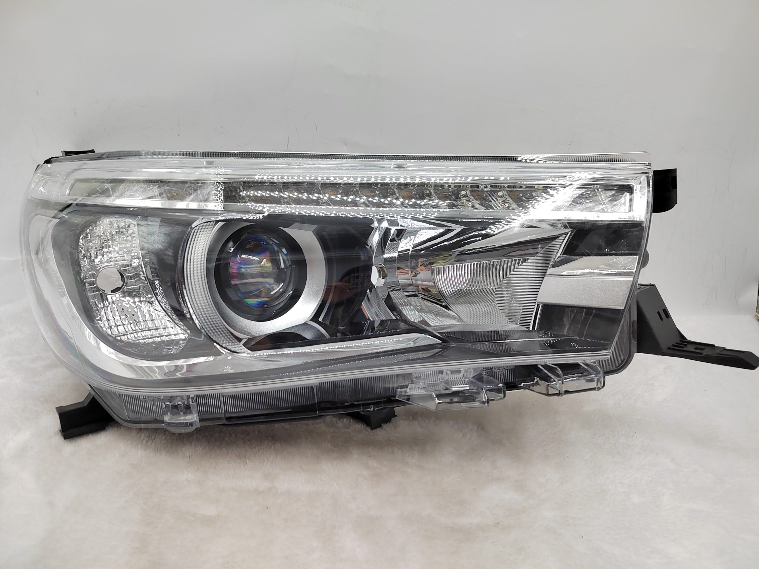 TOYOTA HILUX REVO 2015-2019 LED R.H.S HEADLIGHT ASSEMBLY