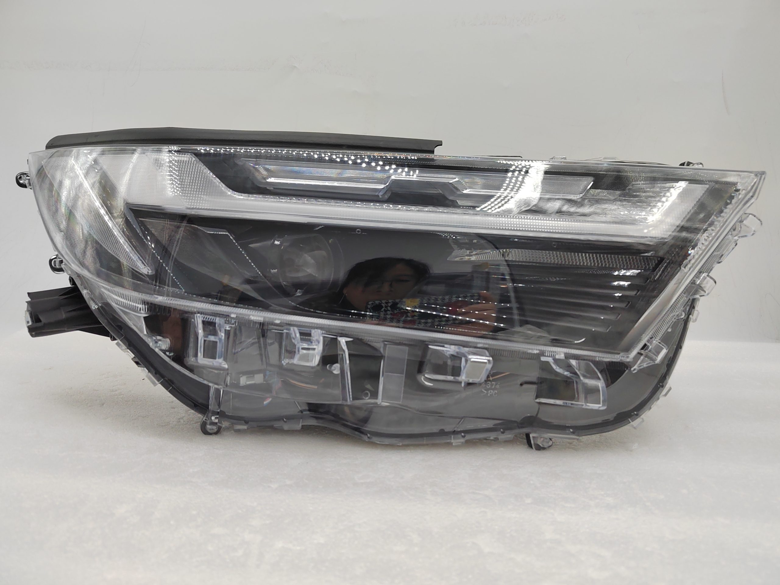 TOYOTA RAV4 2022-2023 LED R.H.S HEADLIGHT ASSEMBLY
