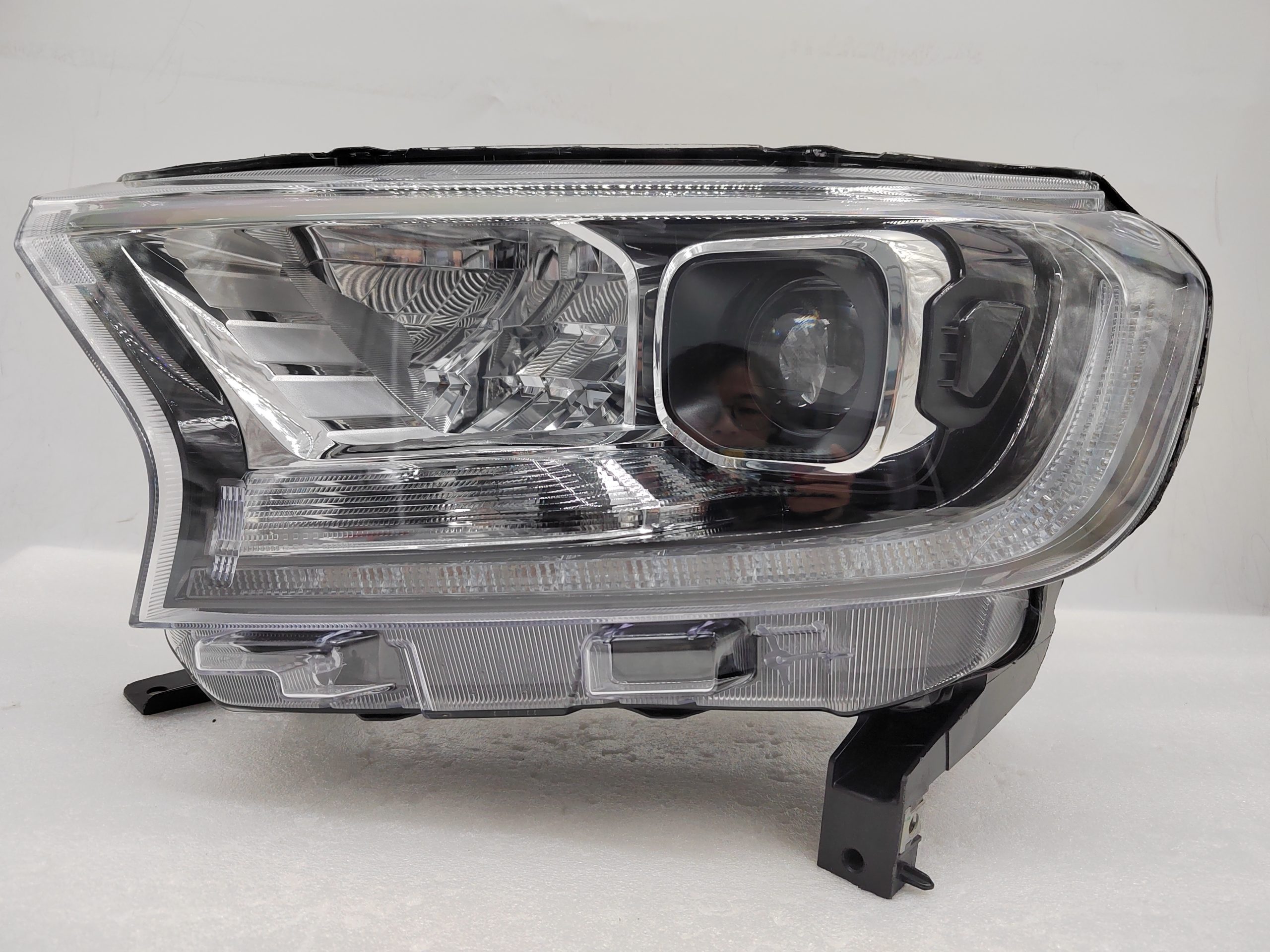 FORD EVEREST RANGER 2020-2021 LED L.H.S HEADLIGHT ASSEMBLY