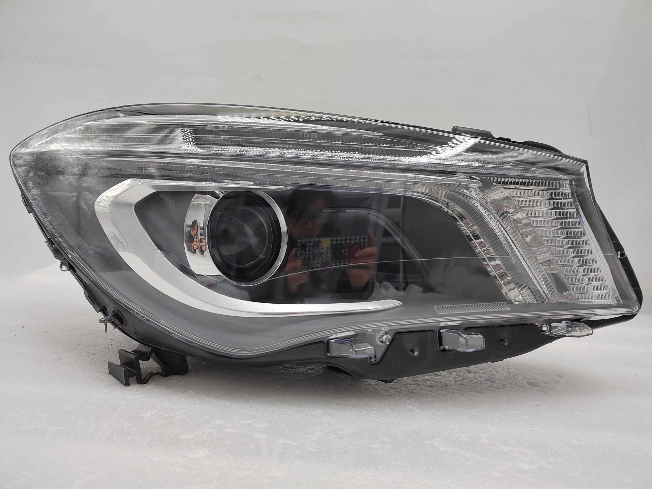 MERCEDES-BENZ CLA-CLASS W117 CLA250 2012-2015 XENON R.H.S HEADLIGHT ASSEMBLY