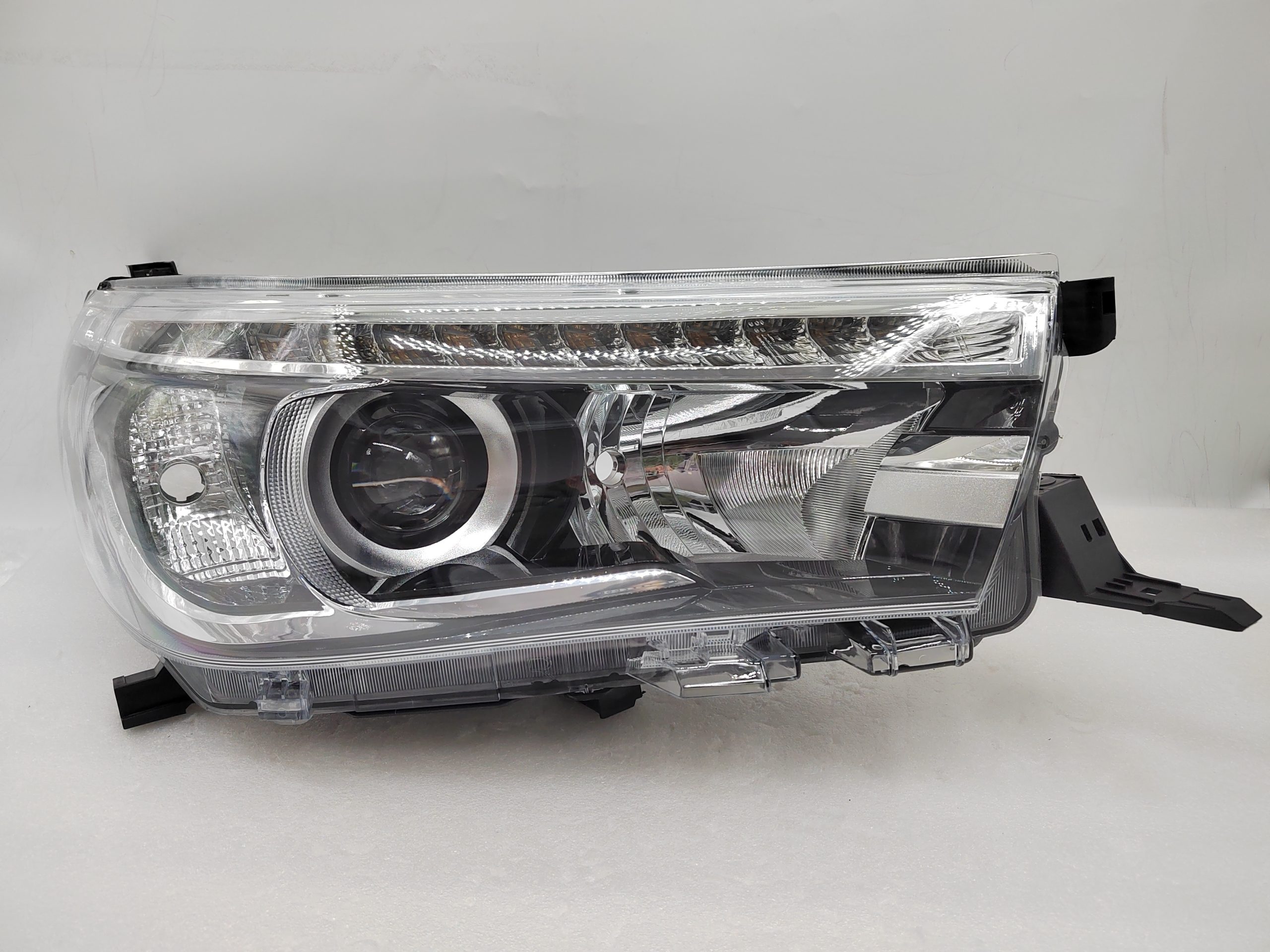 TOYOTA HILUX REVO 2015-2019 LED R.H.S HEADLIGHT ASSEMBLY