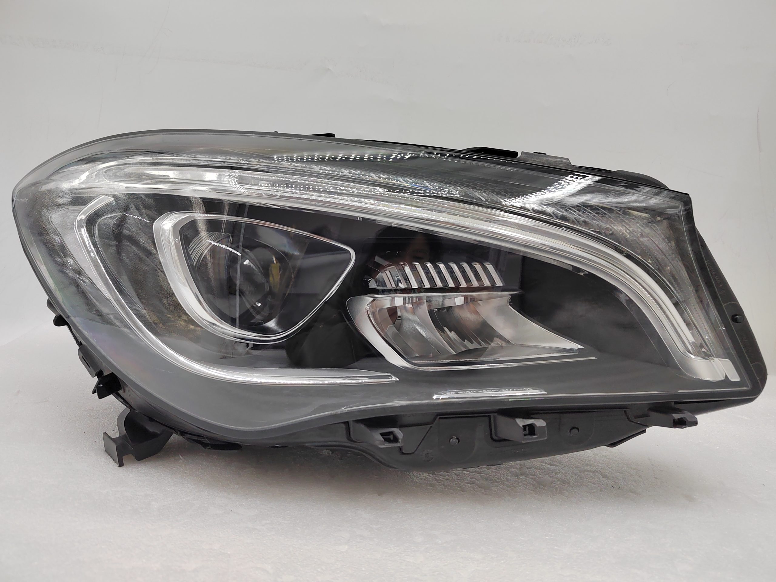MERCEDES-BENZ CLA-CLASS W117 CLA250 2016-2019 LED R.H.S HEADLIGHT ASSEMBLY
