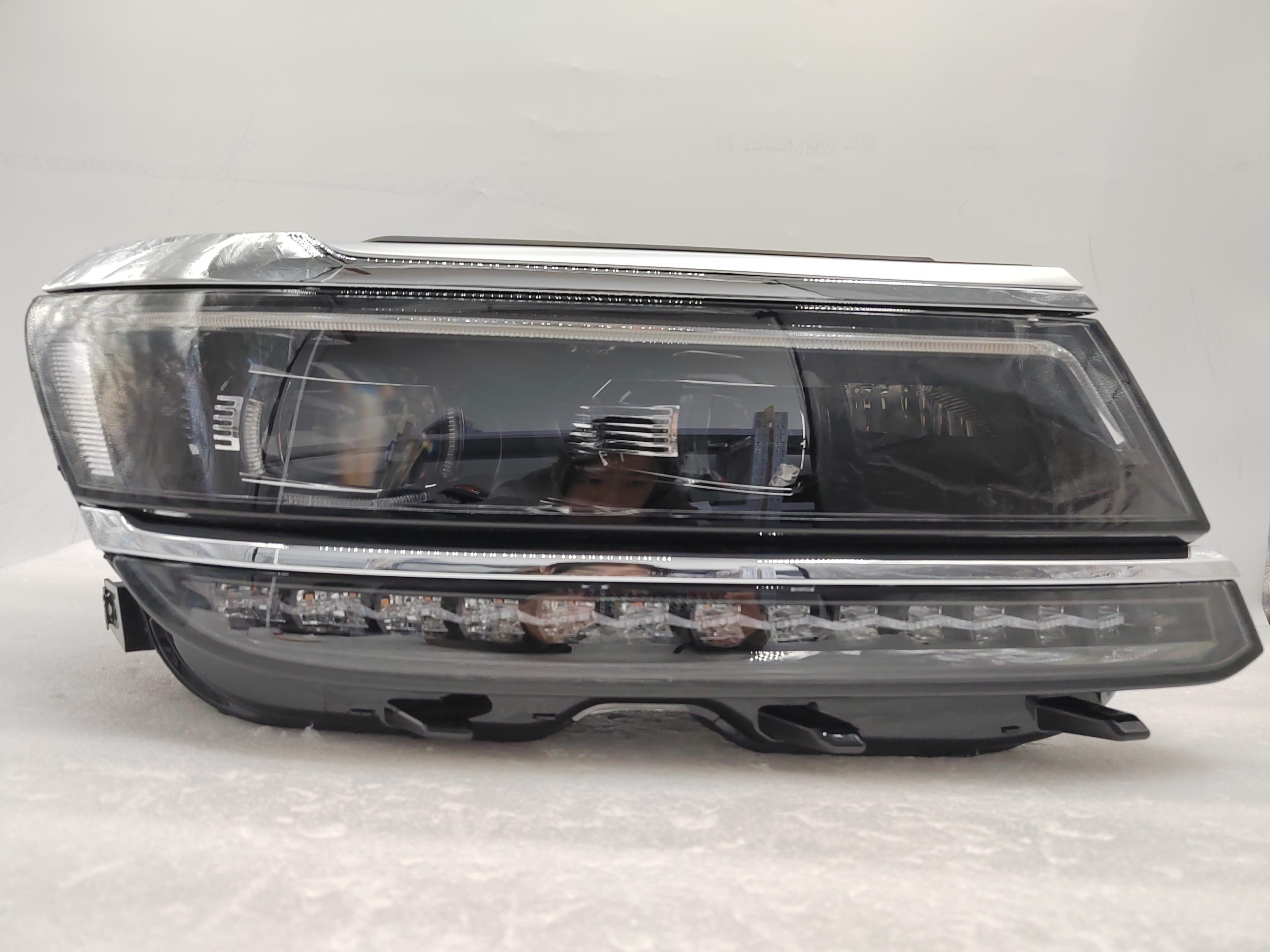 VOLKSWAGEN TIGUAN 2017-2020 LED R.H.S HEADLIGHT ASSEMBLY