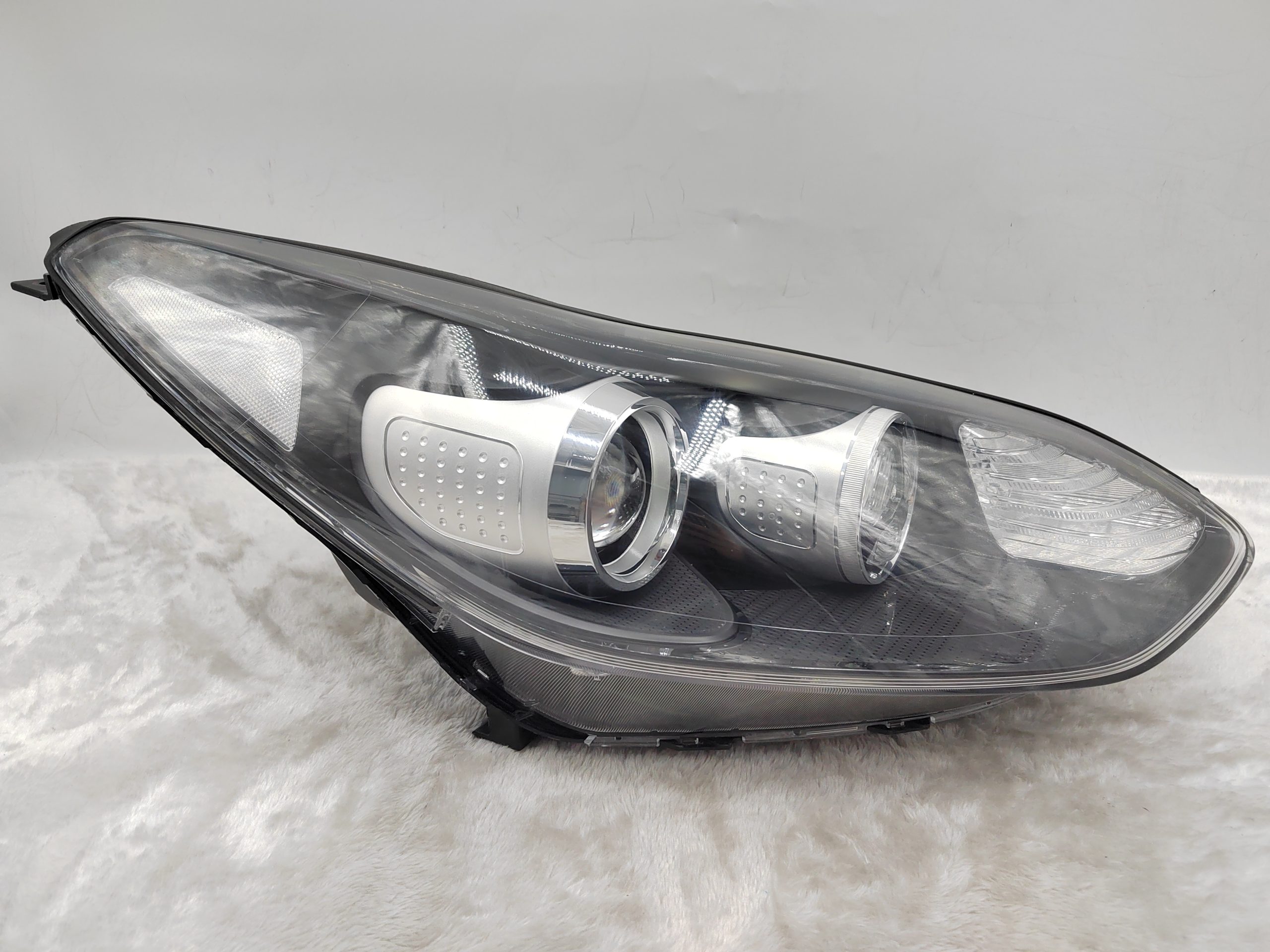 KIA SPORTAGE 2016-2021 XENON R.H.S HEADLIGHT ASSEMBLY