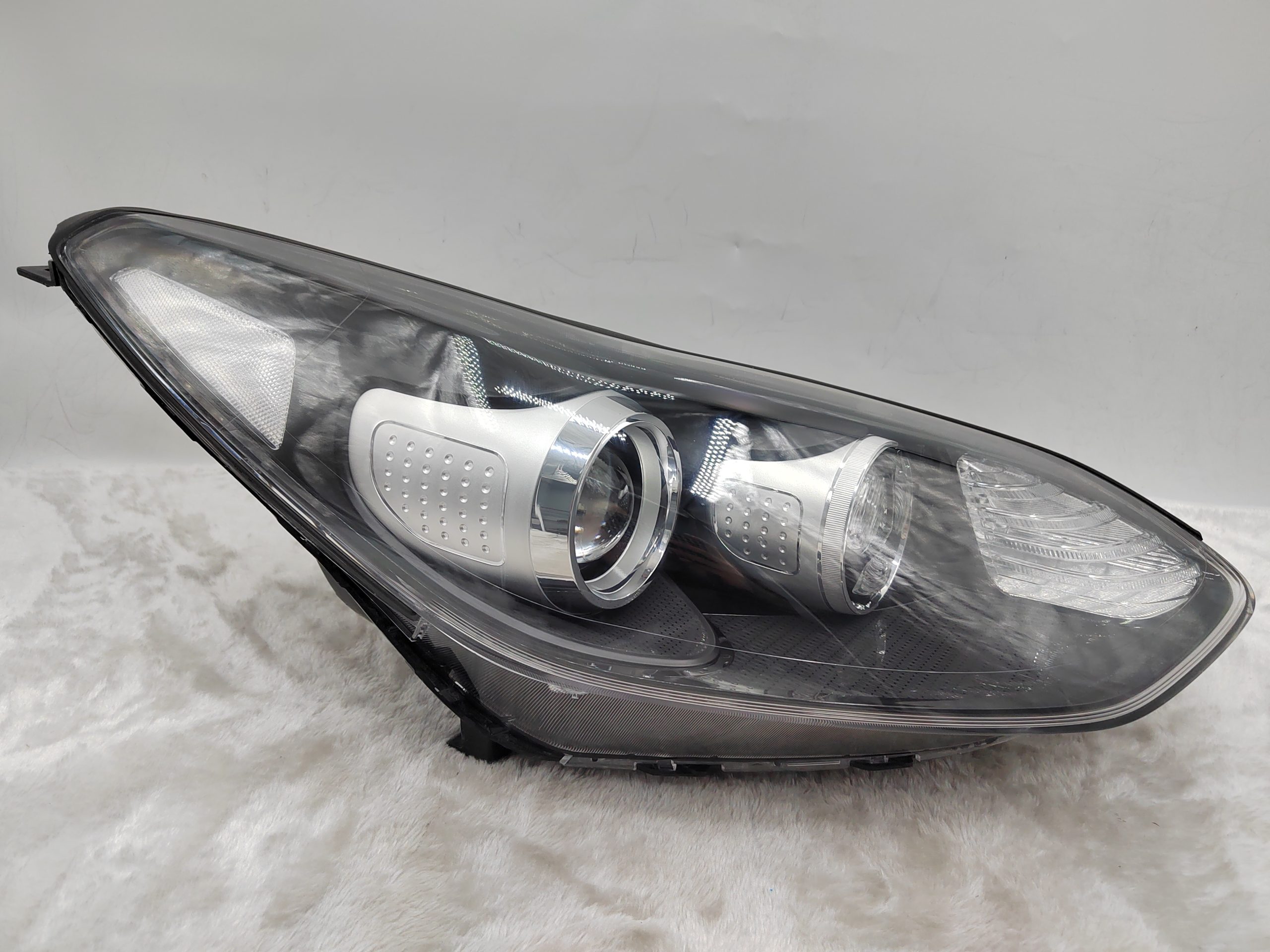 KIA SPORTAGE 2016-2021 XENON R.H.S HEADLIGHT ASSEMBLY