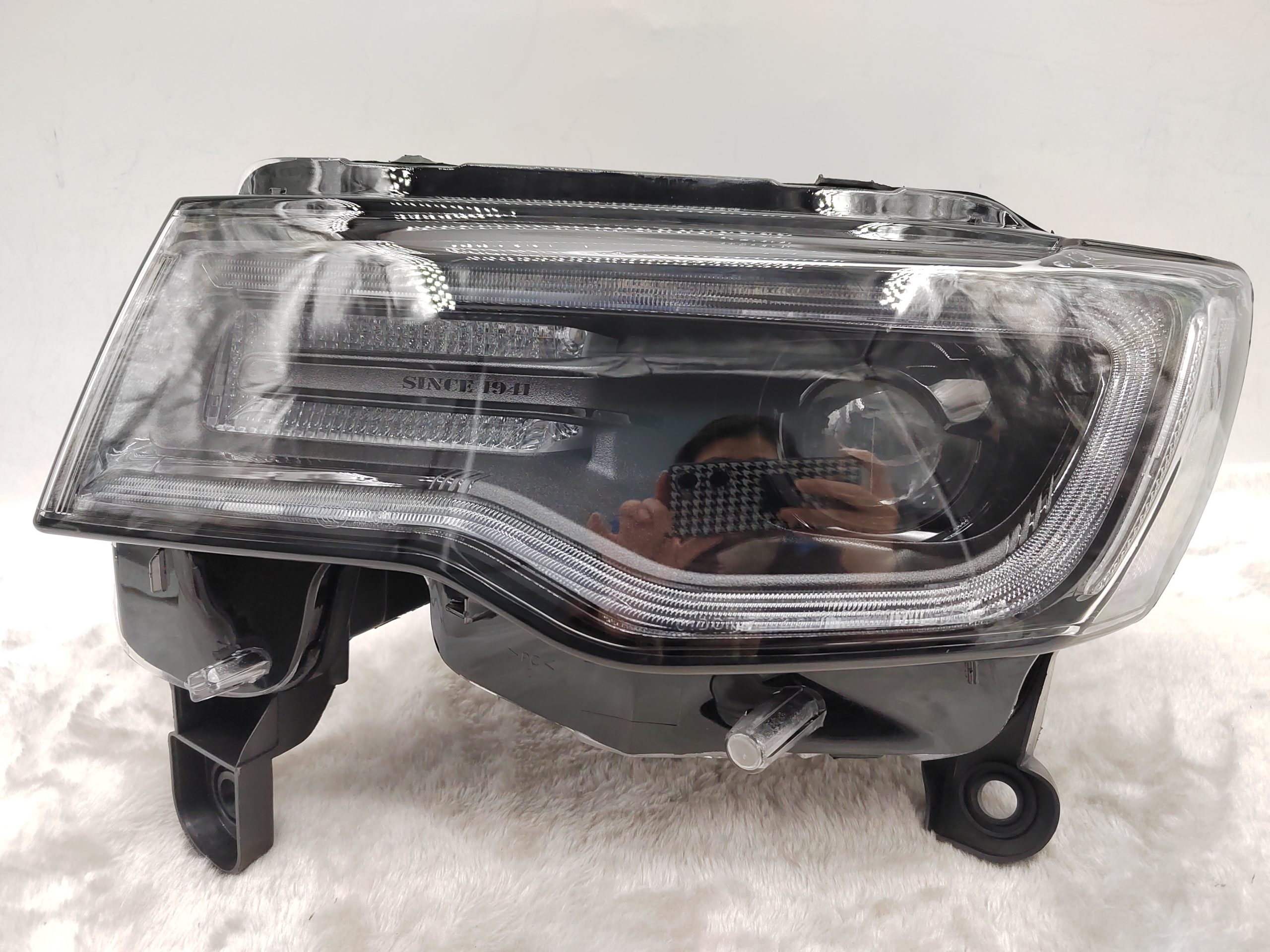 JEEP GRAND CHEROKEE 2014-2021 XENON L.H.S HEADLIGHT ASSEMBLY