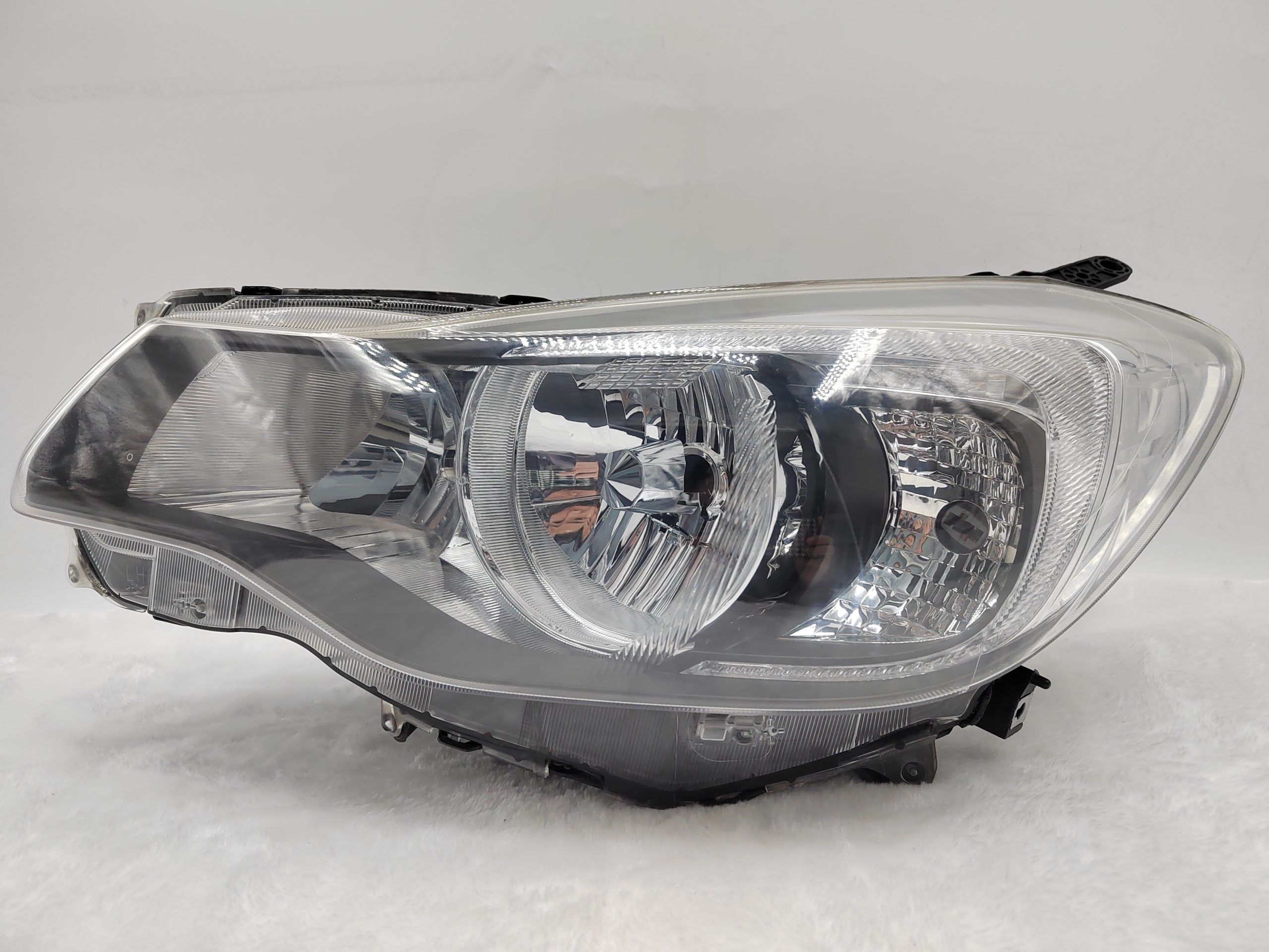 SUBARU IMPREZA XV 2012-2016 XENON L.H.S HEADLIGHT ASSEMBLY
