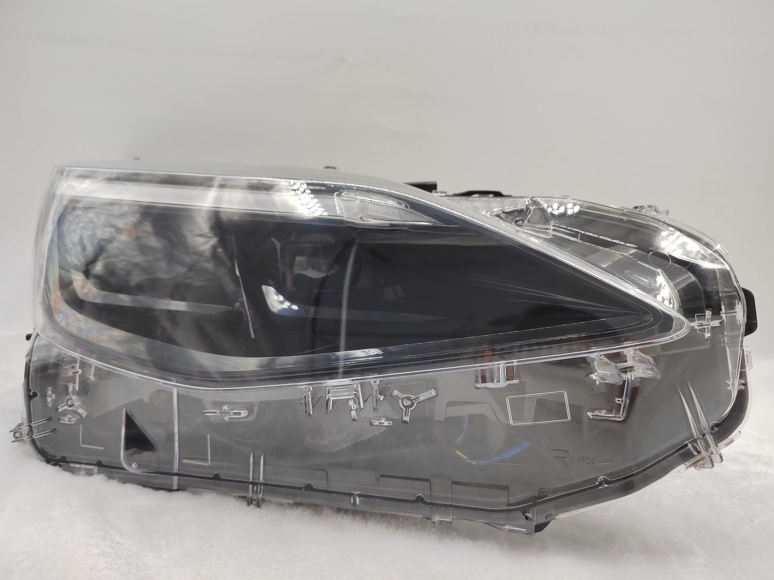 TOYOTA YARIS CROSS MXPB10 2020-2023 LED R.H.S HEADLIGHT ASSEMBLY