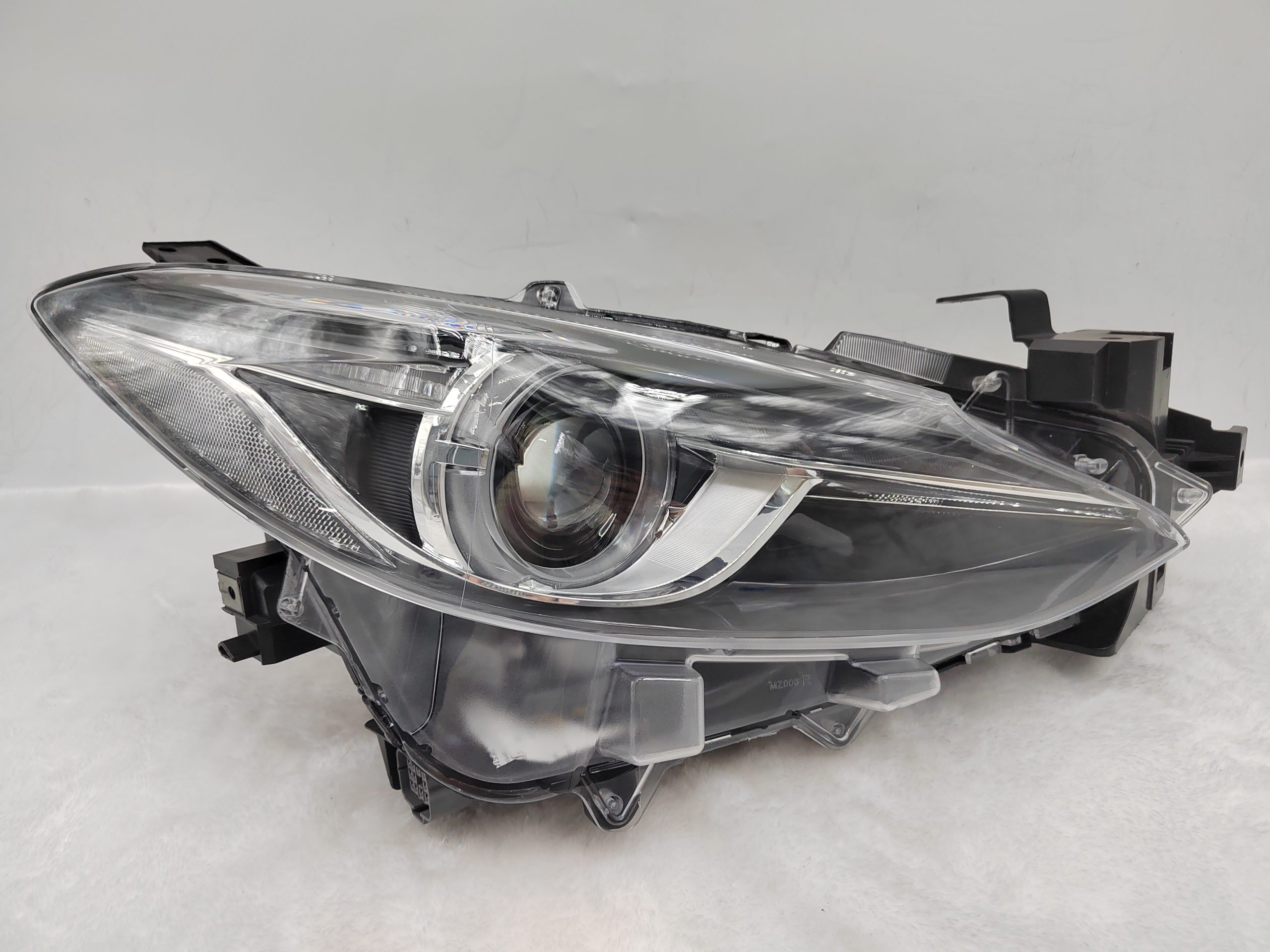 MAZDA 3 2014-2016 XENON LED R.H.S HEADLIGHT ASSEMBLY