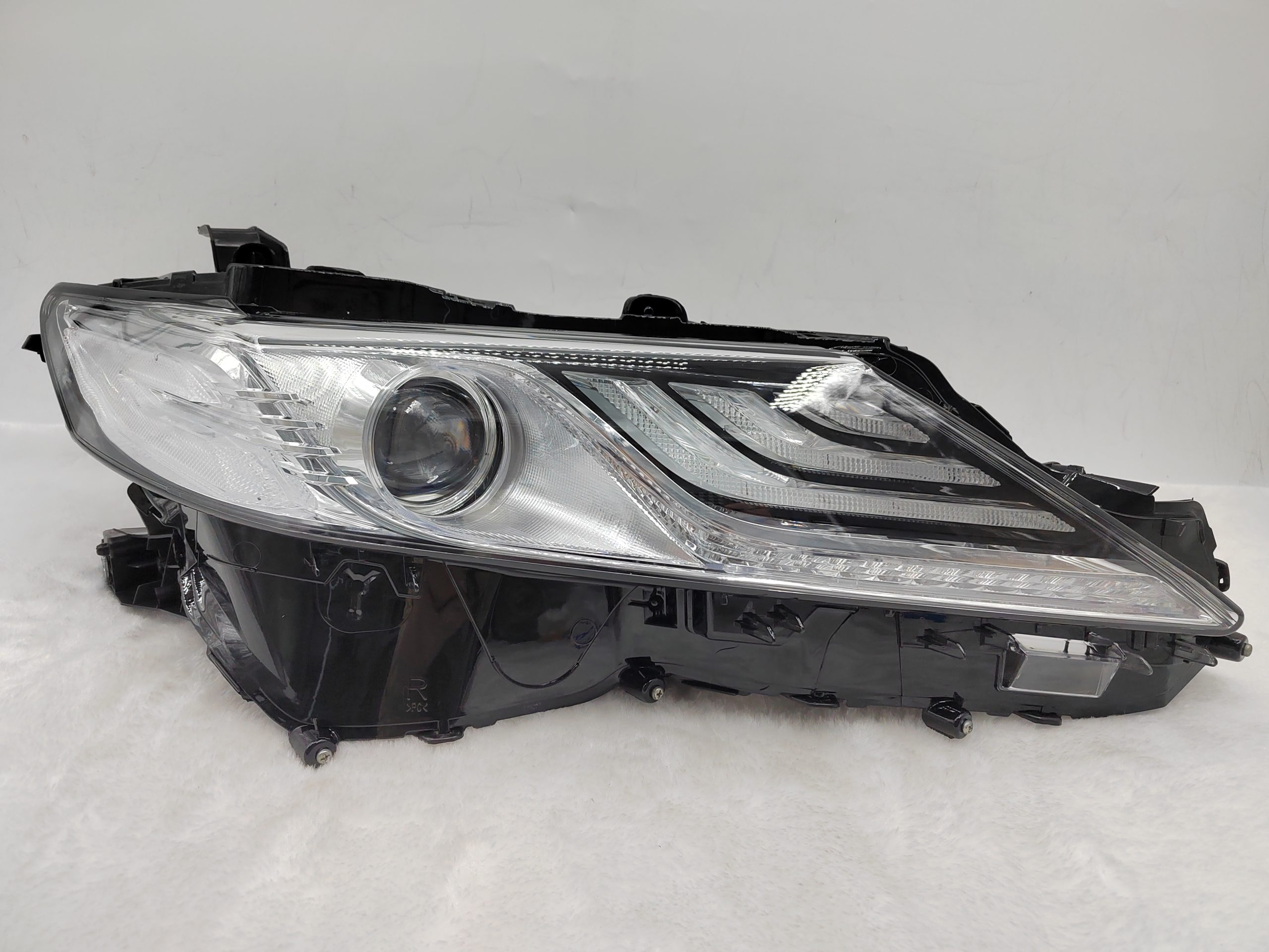 TOYOTA CAMRY ACV70 2018-2022 LED R.H.S HEADLIGHT ASSEMBLY