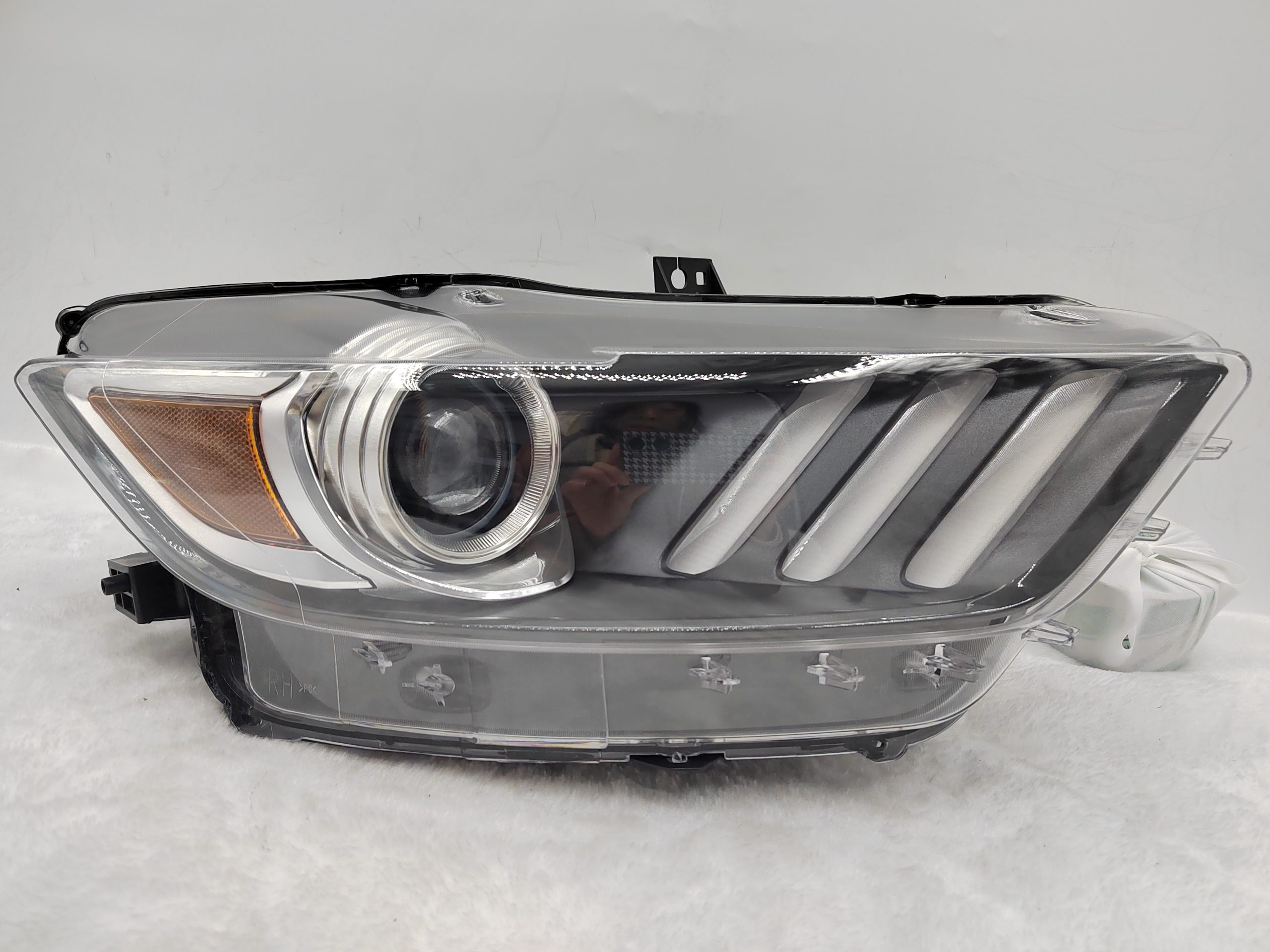 FORD MUSTANG 2015-2017 XENON R.H.S HEADLIGHT ASSEMBLY