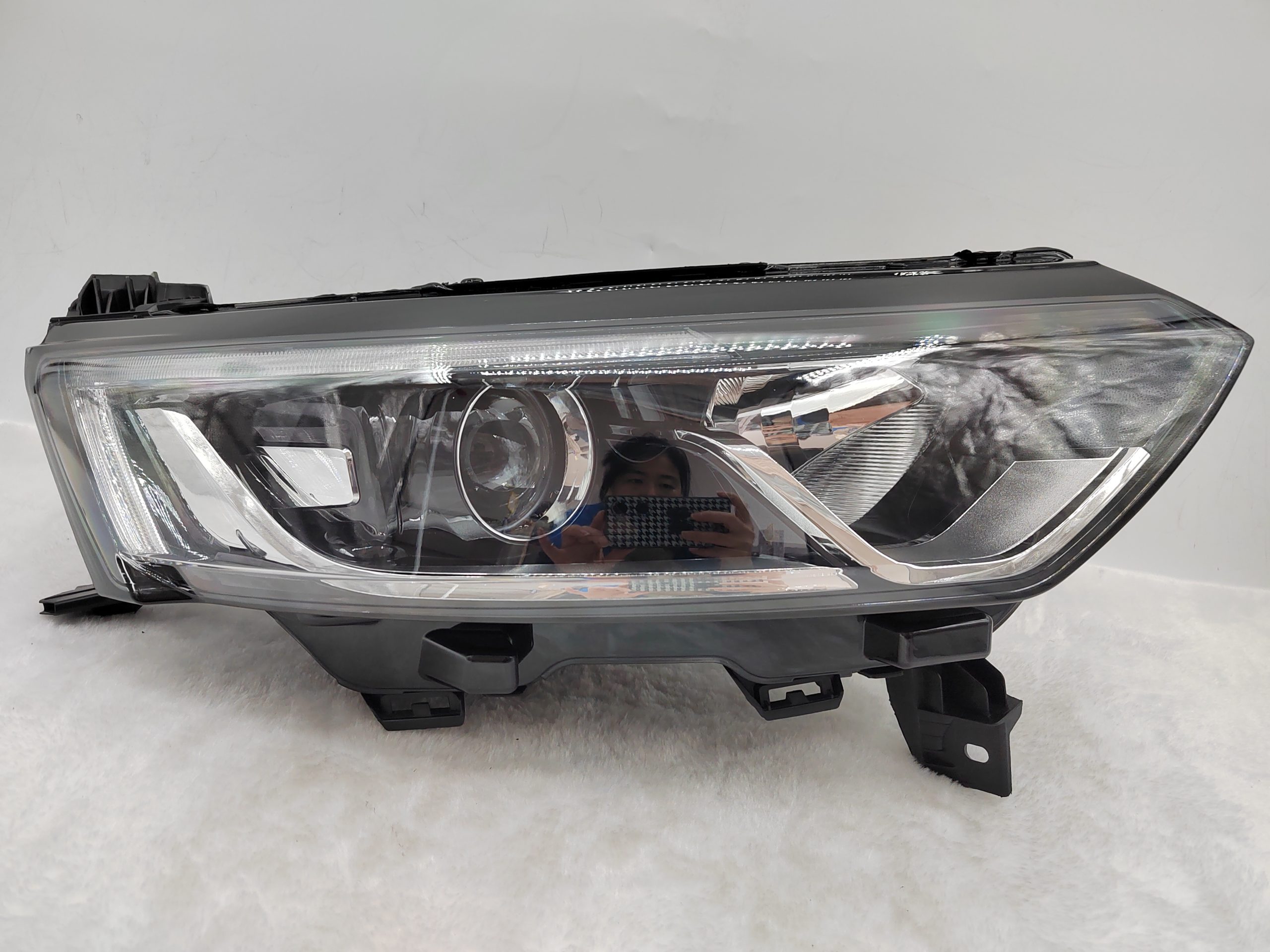RENAULT KOLEOS 2016-2020 HALOGEN R.H.S HEADLIGHT ASSEMBLY