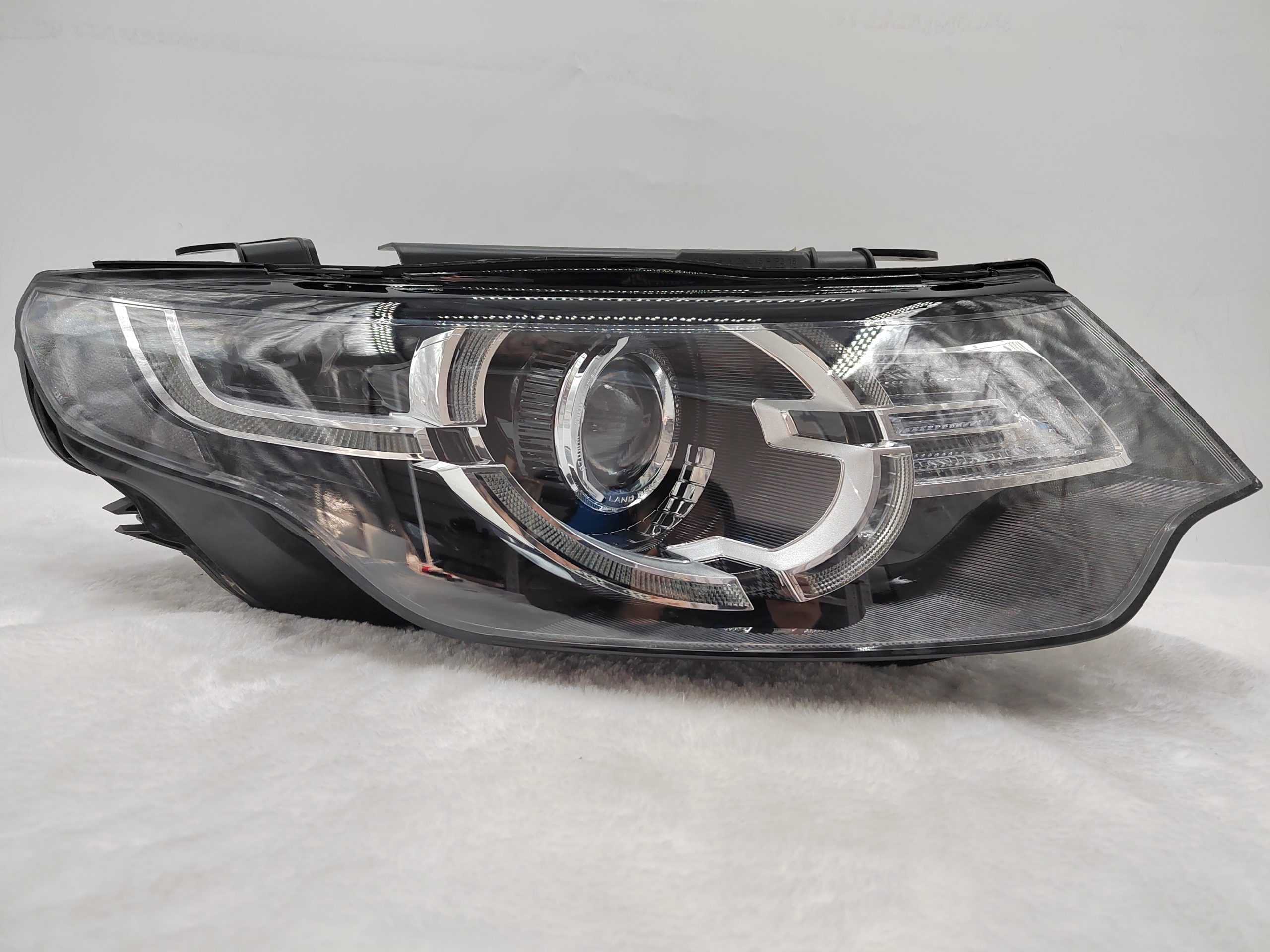 LAND ROVER DISCOVERY SPORT 2014-2019 XENON R.H.S HEADLIGHT ASSEMBLY