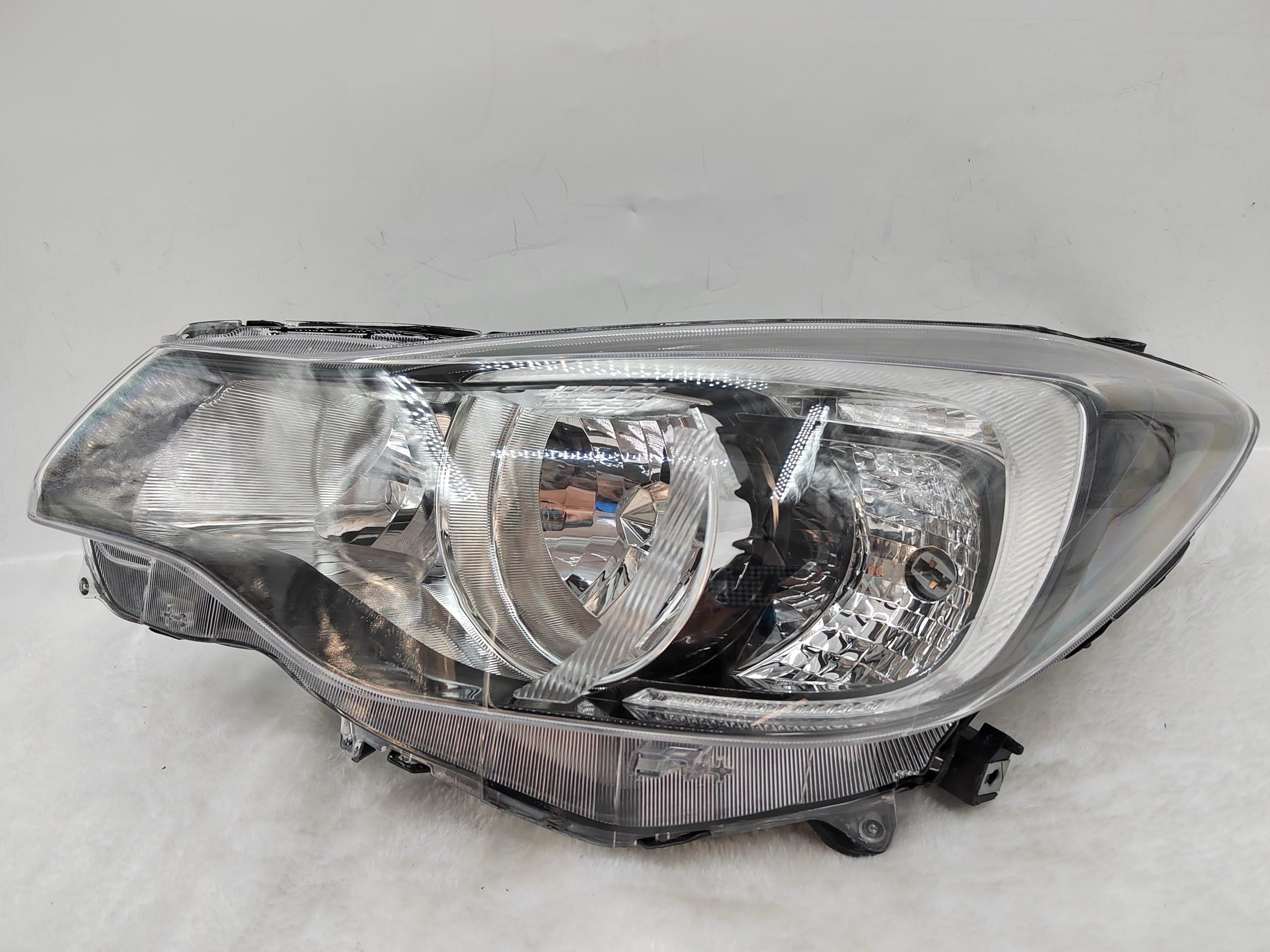 SUBARU IMPREZA XV 2012-2016 HALOGEN L.H.S HEADLIGHT ASSEMBLY
