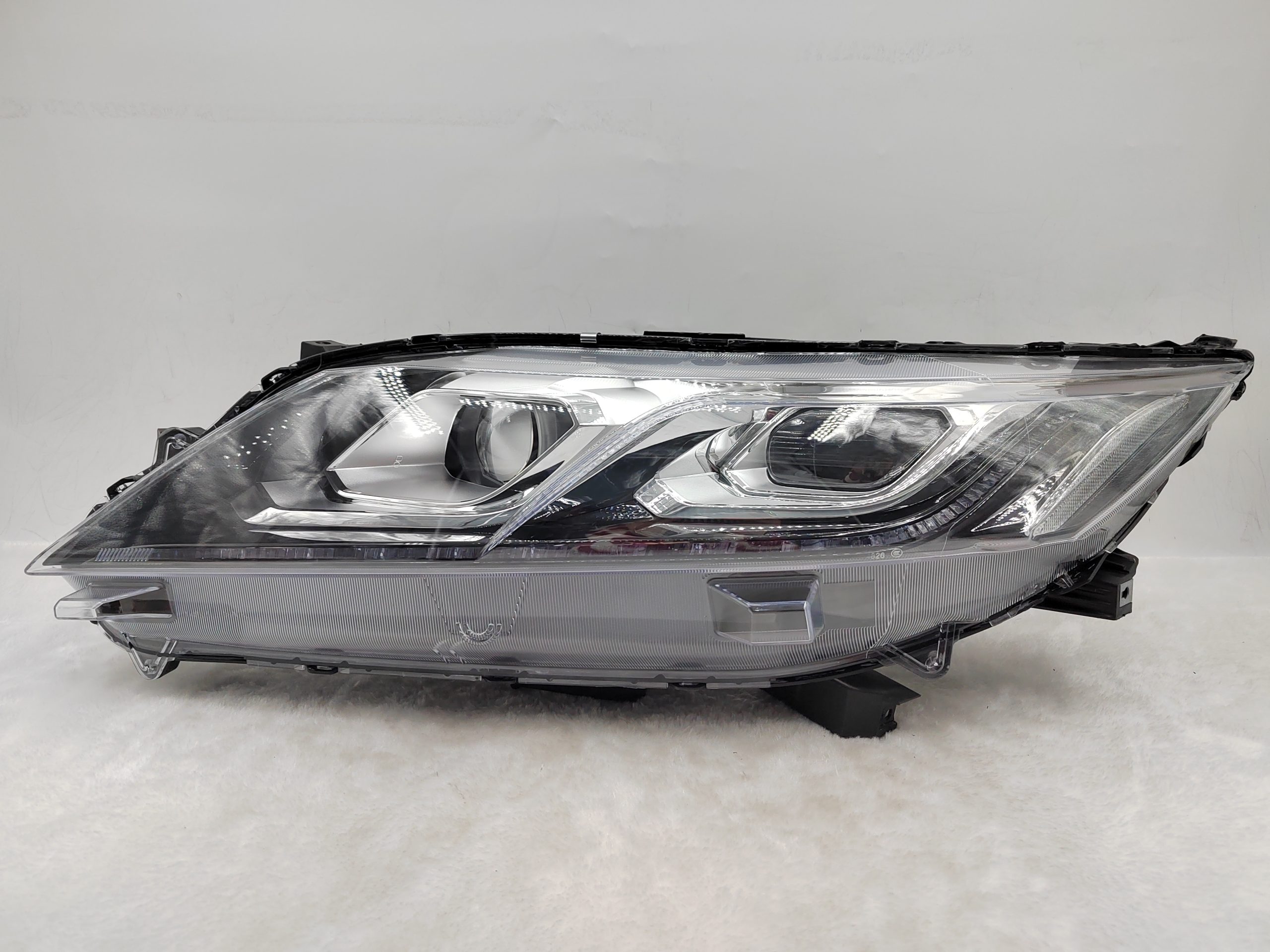 MITSUBISHI ECLIPSE CROSS 2017-2020 LED L.H.S HEADLIGHT ASSEMBLY