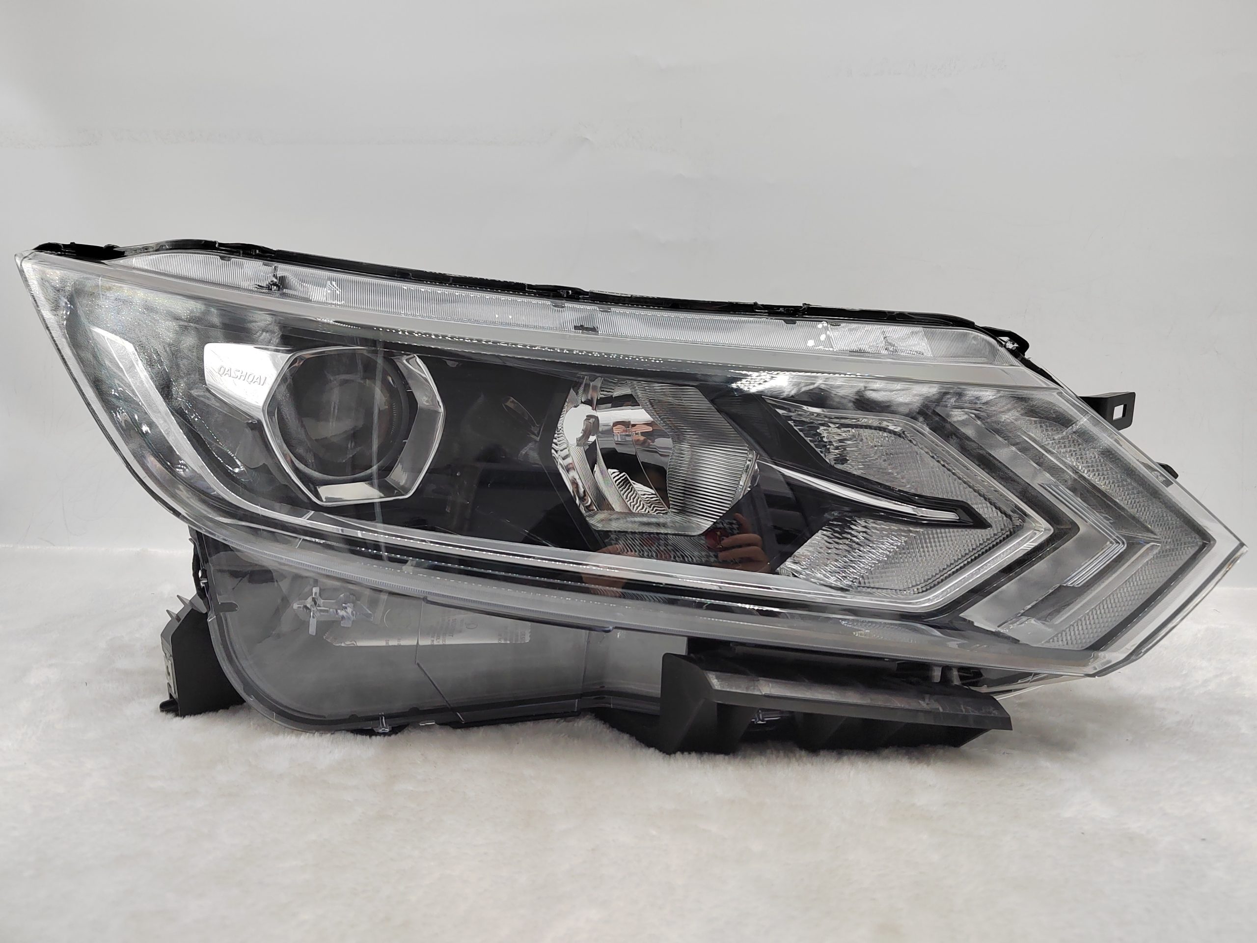 NISSAN QASHQAI J11 2017-2020 HALOGEN R.H.S HEADLIGHT ASSEMBLY