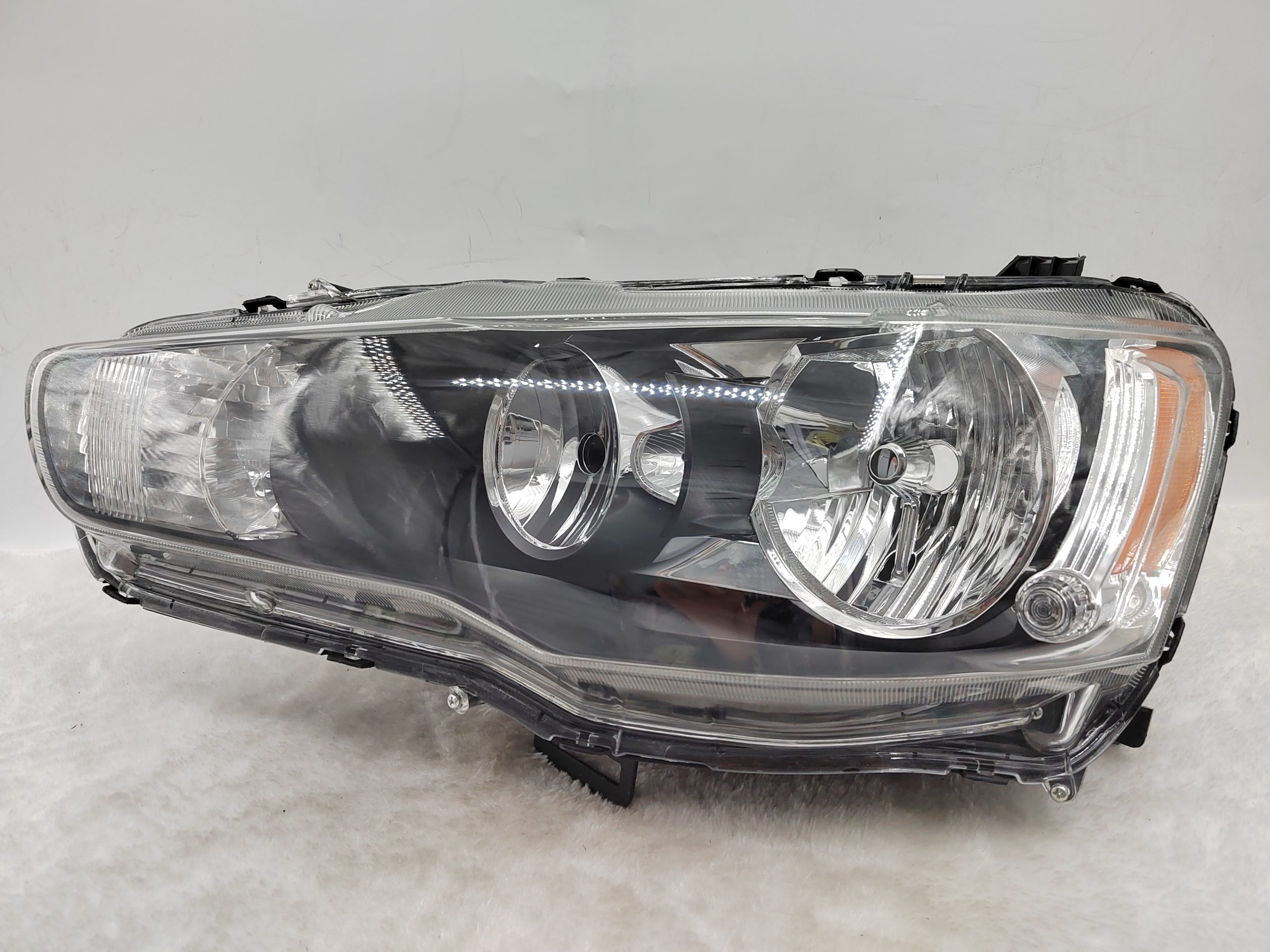 MITSUBISHI LANCER 2008-2018 HALOGEN L.H.S HEADLIGHT ASSEMBLY