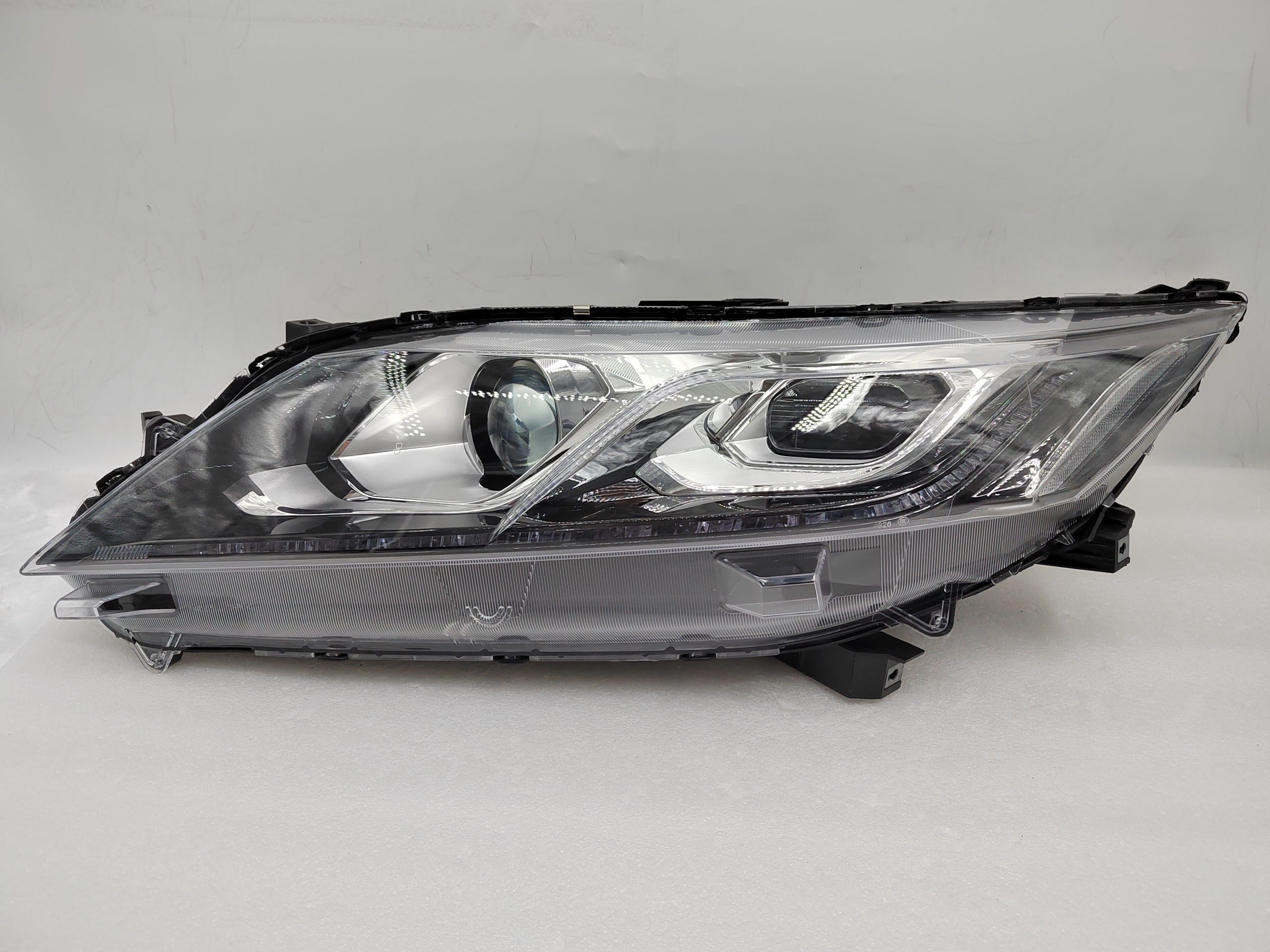 MITSUBISHI ECLIPSE CROSS 2017-2020 HALOGEN L.H.S HEADLIGHT ASSEMBLY
