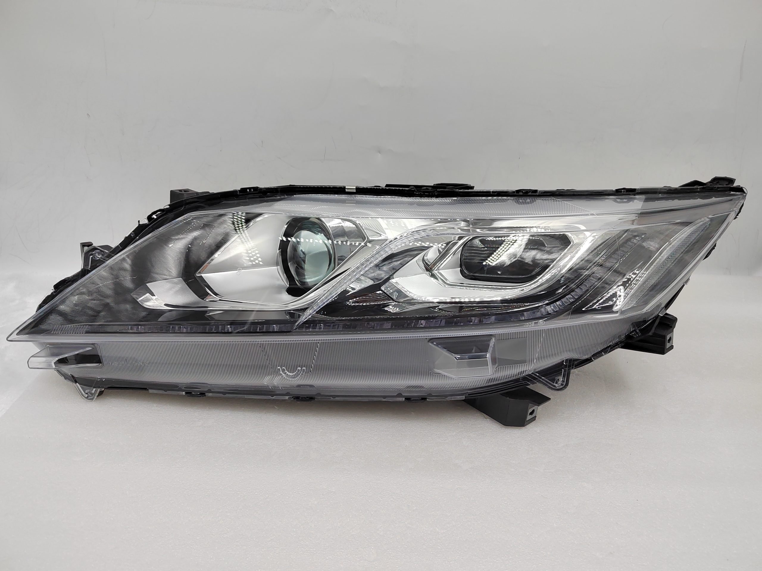 MITSUBISHI ECLIPSE CROSS 2017-2020 HALOGEN L.H.S HEADLIGHT ASSEMBLY
