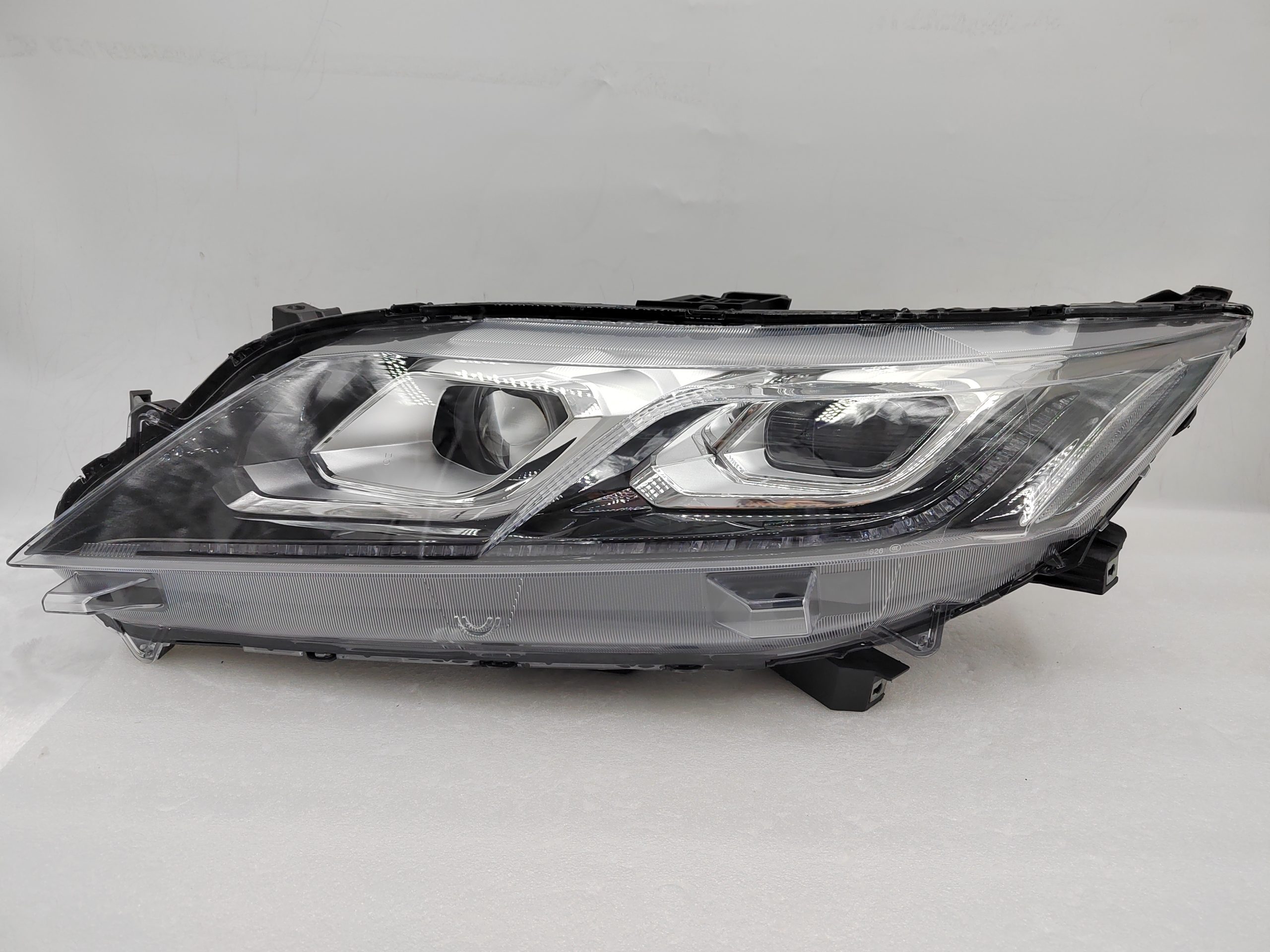 MITSUBISHI ECLIPSE CROSS 2017-2020 LED L.H.S HEADLIGHT ASSEMBLY