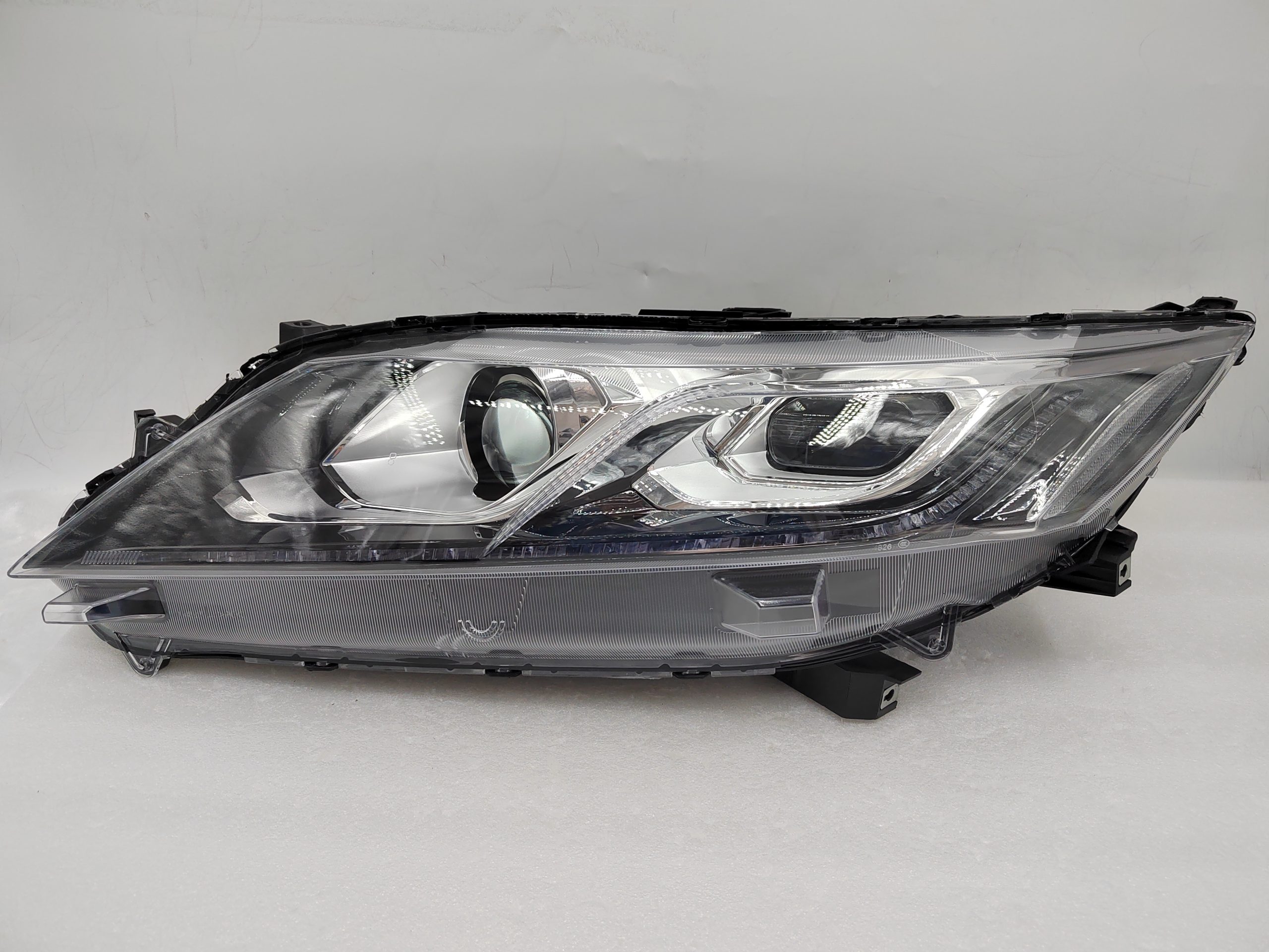 MITSUBISHI ECLIPSE CROSS 2017-2020 HALOGEN L.H.S HEADLIGHT ASSEMBLY