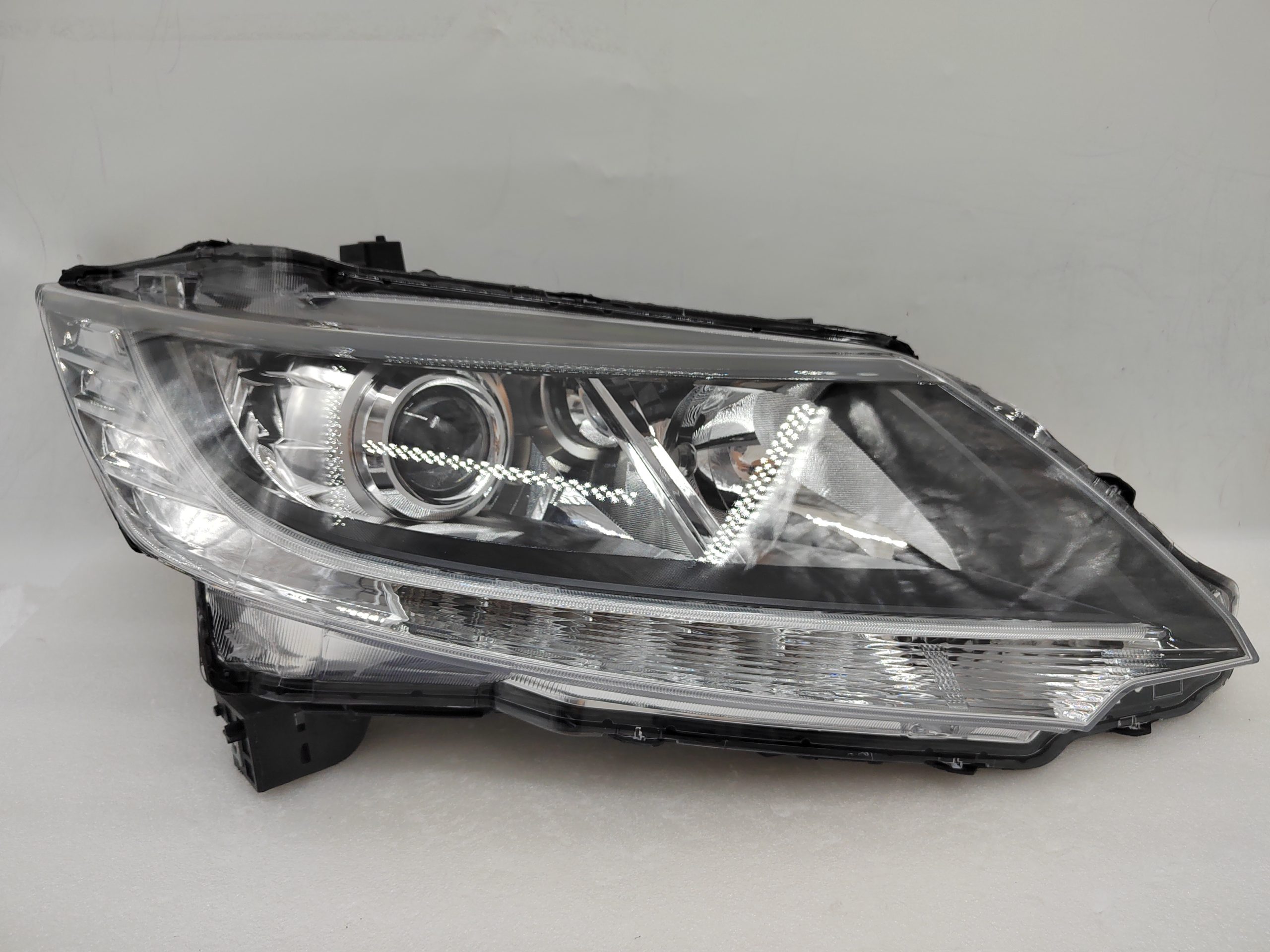 HONDA ODYSSEY DBA-RC1 2015-2017 HALOGEN R.H.S HEADLIGHT ASSEMBLY