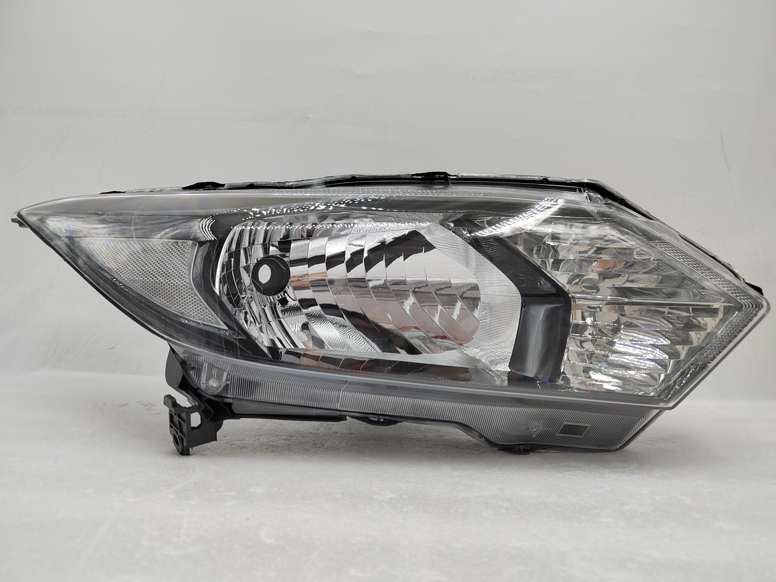 HONDA HR-V 2015-2018 HALOGEN R.H.S HEADLIGHT ASSEMBLY
