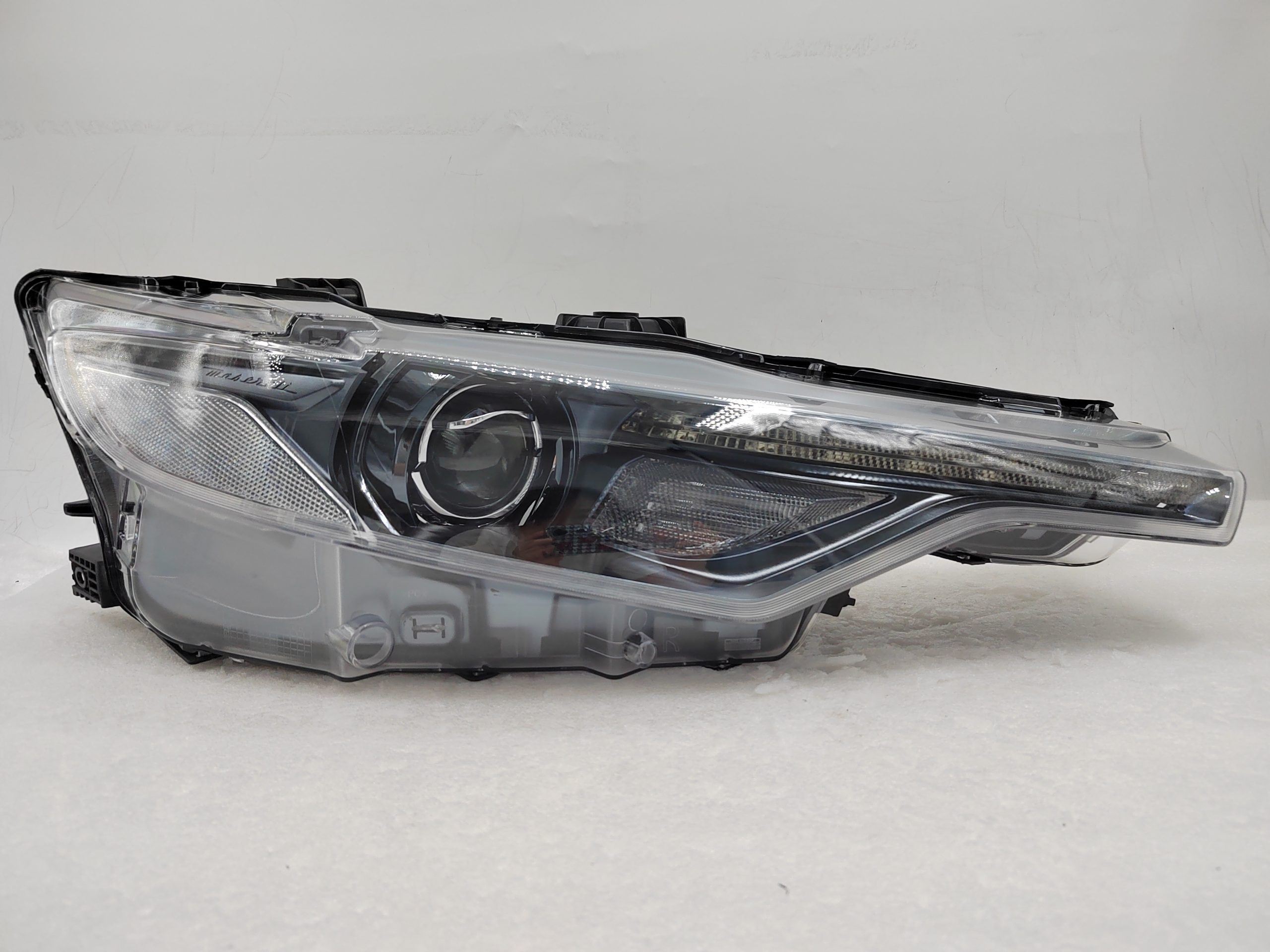 MASERATI LEVANTE 2016-2022 XENON R.H.S HEADLIGHT ASSEMBLY