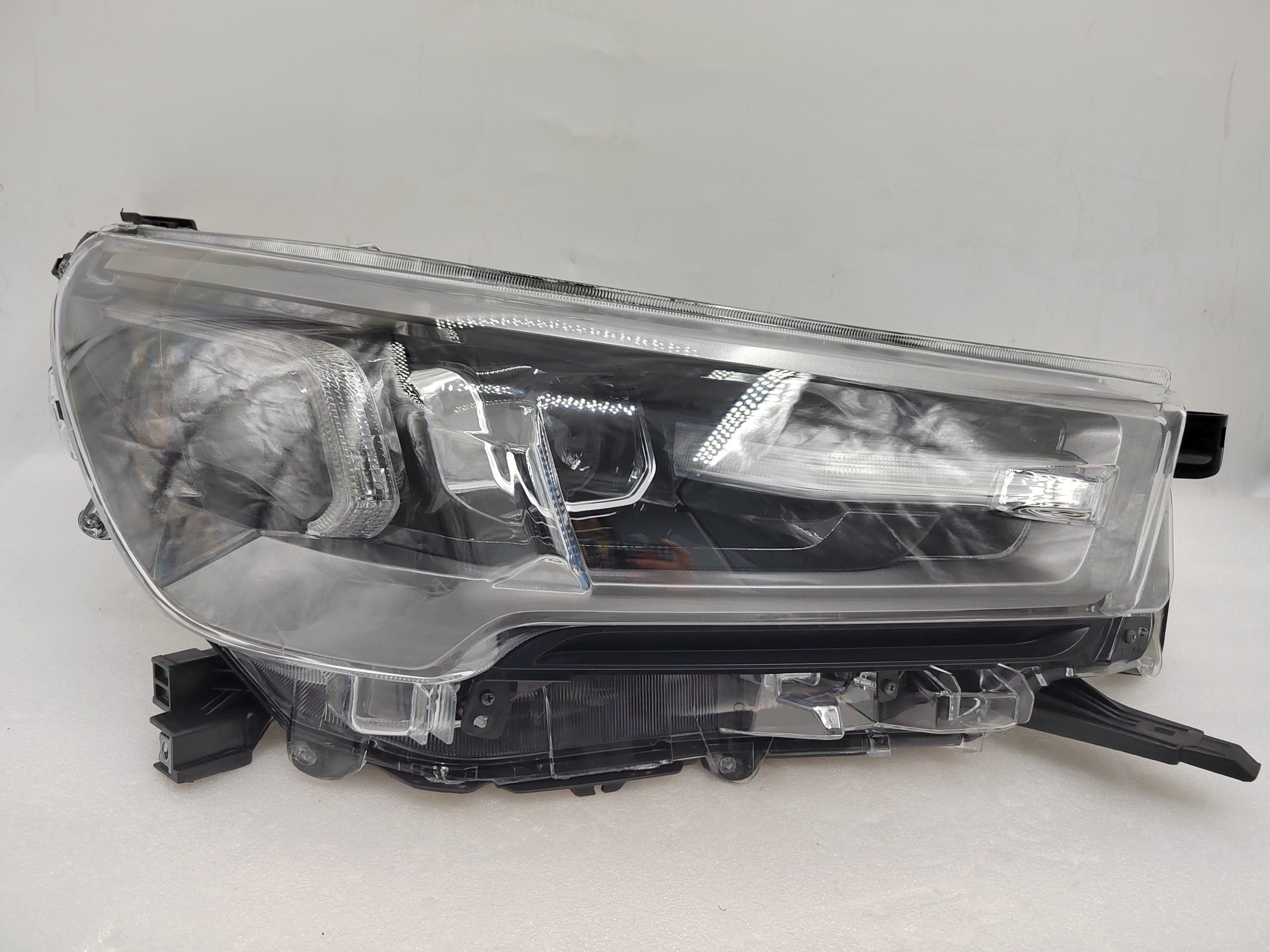 TOYOTA HILUX REVO 2020-2023 LED R.H.S HEADLIGHT ASSEMBLY