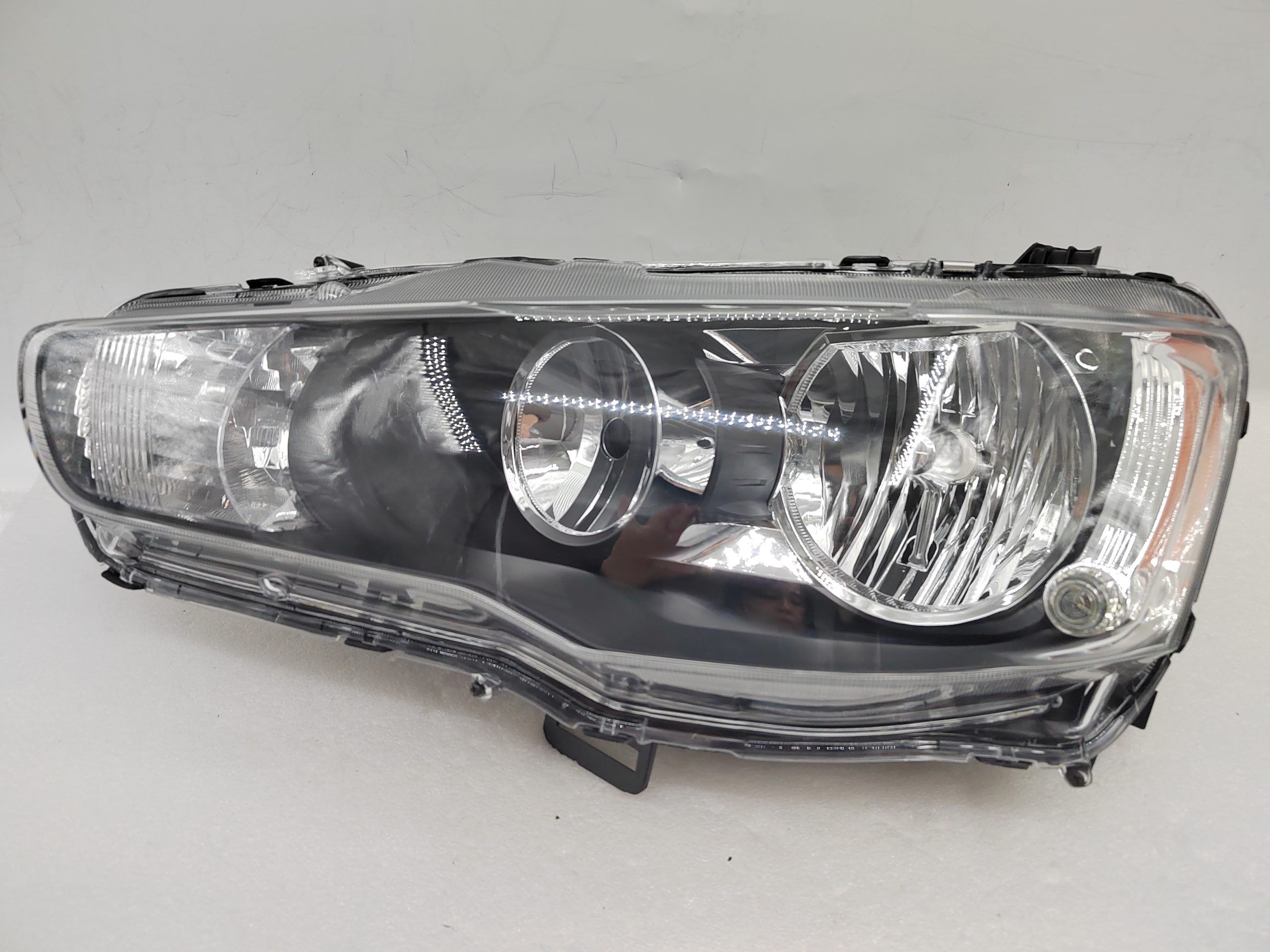 MITSUBISHI LANCER 2008-2018 HALOGEN L.H.S HEADLIGHT ASSEMBLY