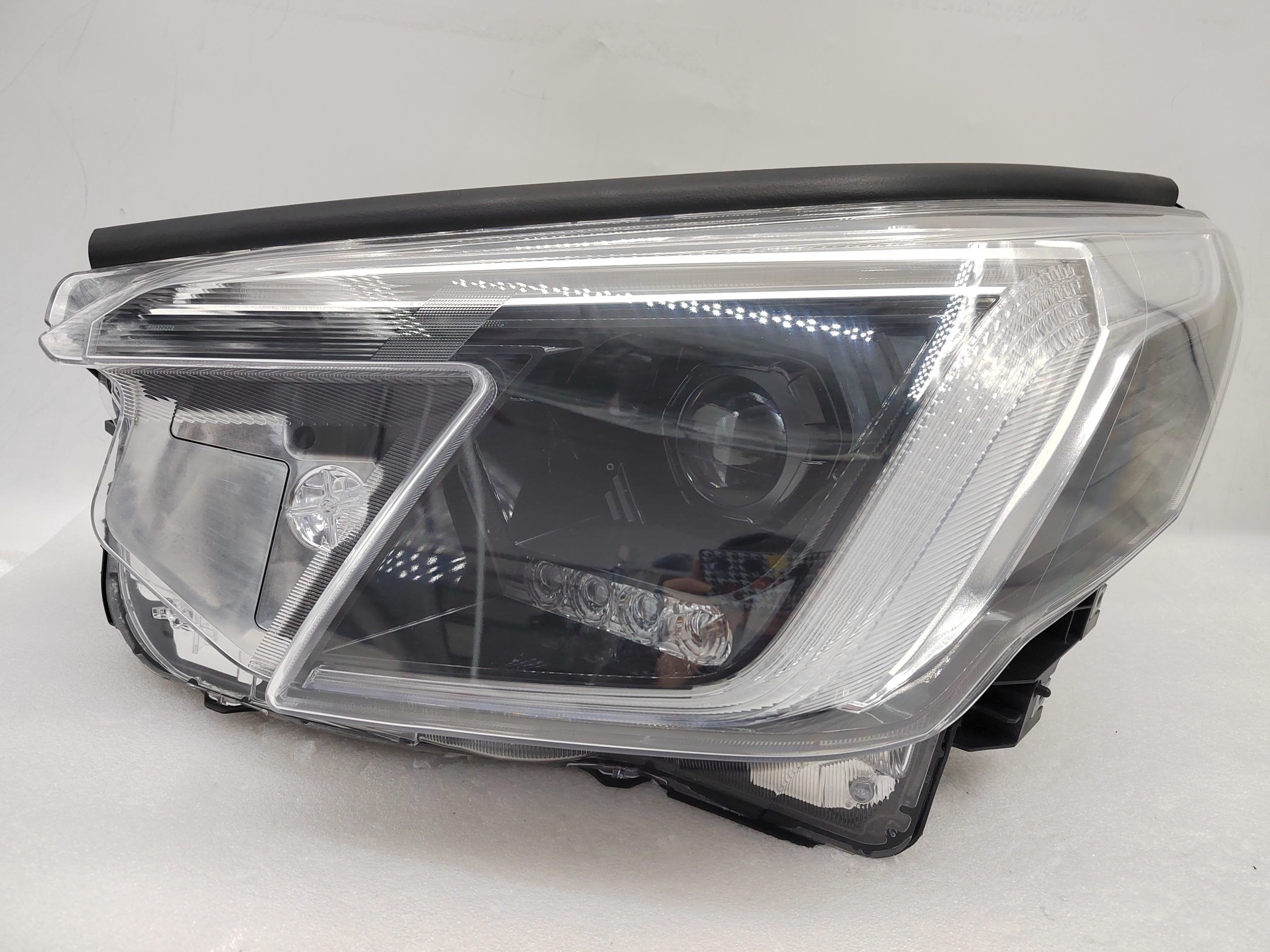 SUBARU FORESTER 2022-2024 LED L.H.S HEADLIGHT ASSEMBLY