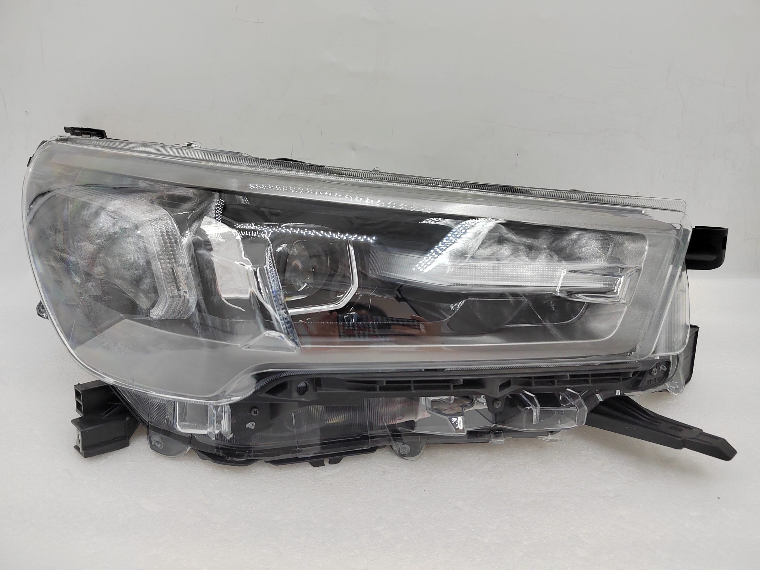 TOYOTA HILUX REVO 2020-2023 LED R.H.S HEADLIGHT ASSEMBLY