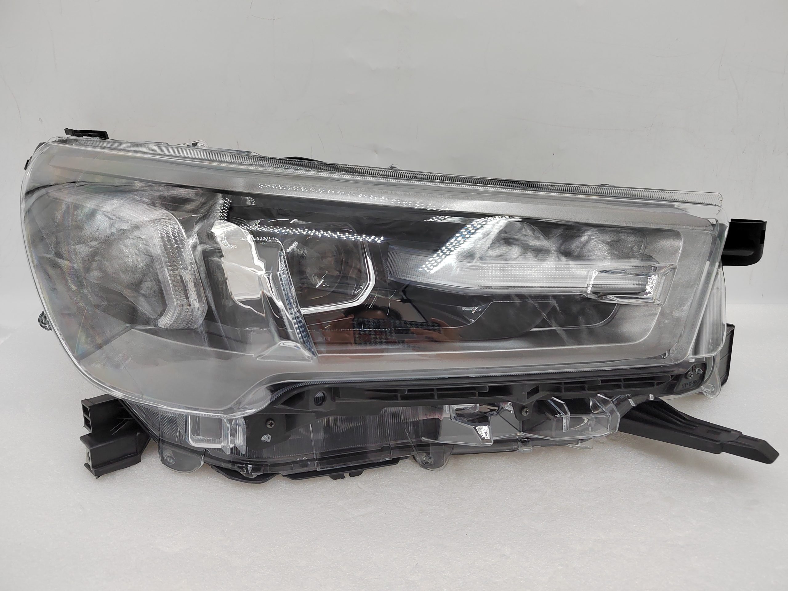 TOYOTA HILUX REVO 2020-2023 LED R.H.S HEADLIGHT ASSEMBLY