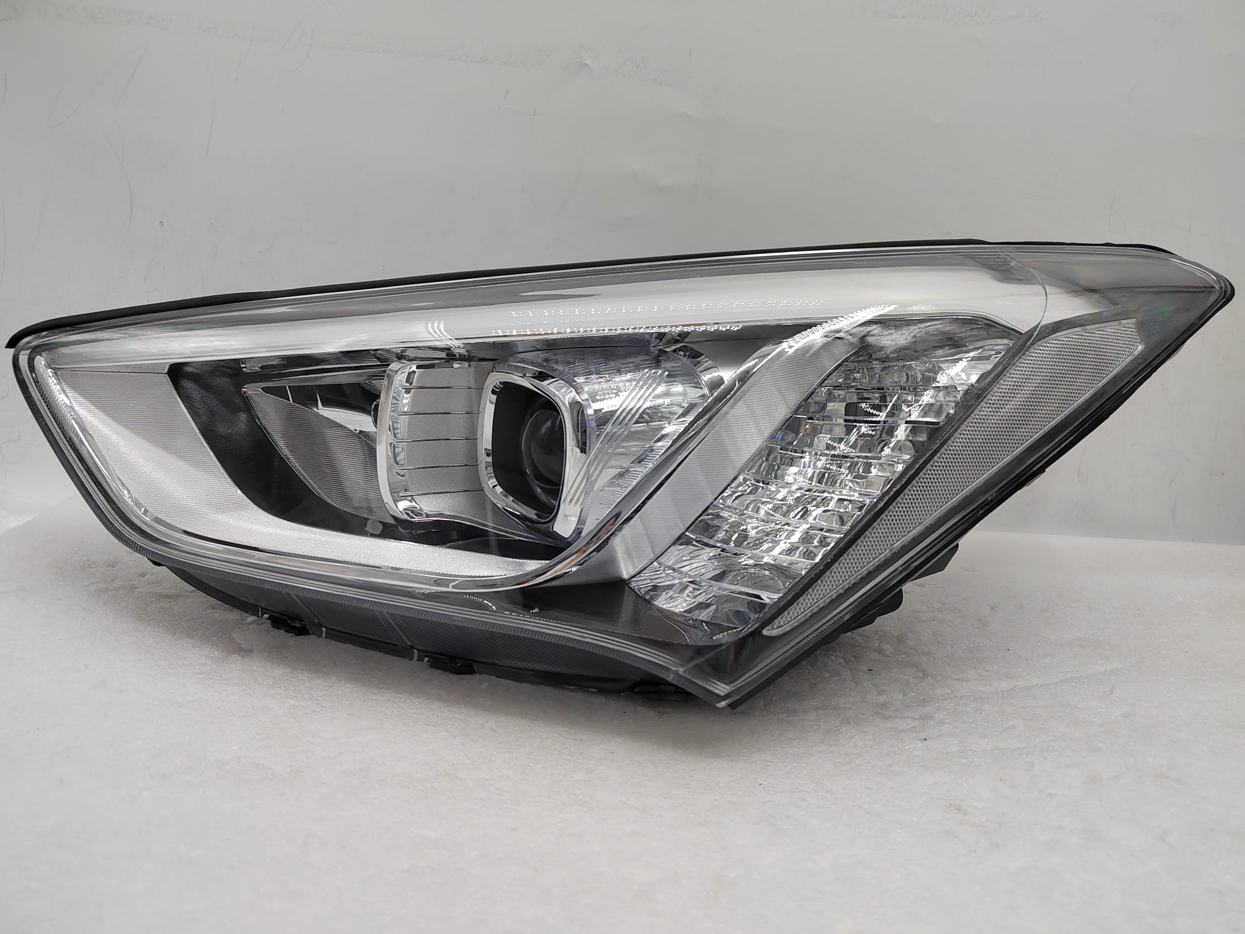 HYUNDAI SANTA FE DM 2013-2015 XENON  L.H.S HEADLIGHT ASSEMBLY