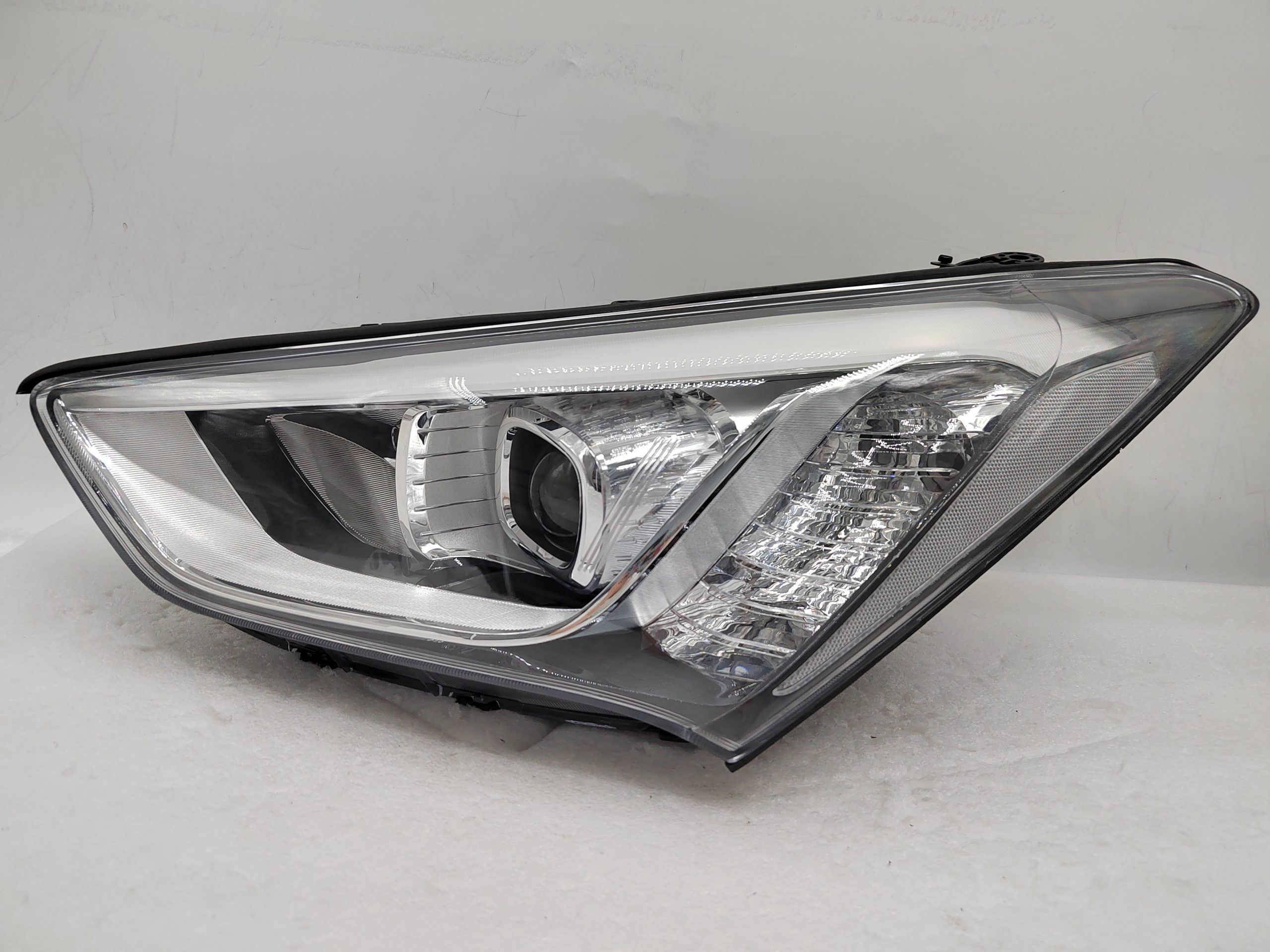 HYUNDAI SANTA FE DM 2013-2015 XENON  L.H.S HEADLIGHT ASSEMBLY