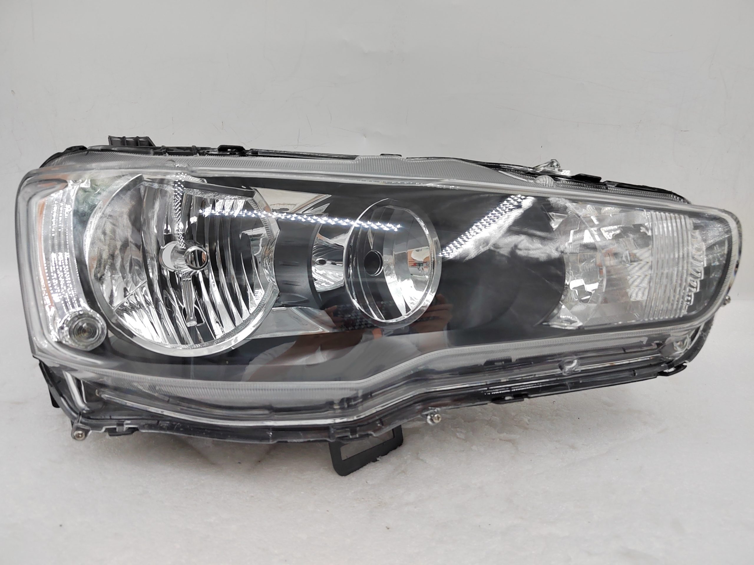 MITSUBISHI LANCER 2008-2018 HALOGEN R.H.S HEADLIGHT ASSEMBLY
