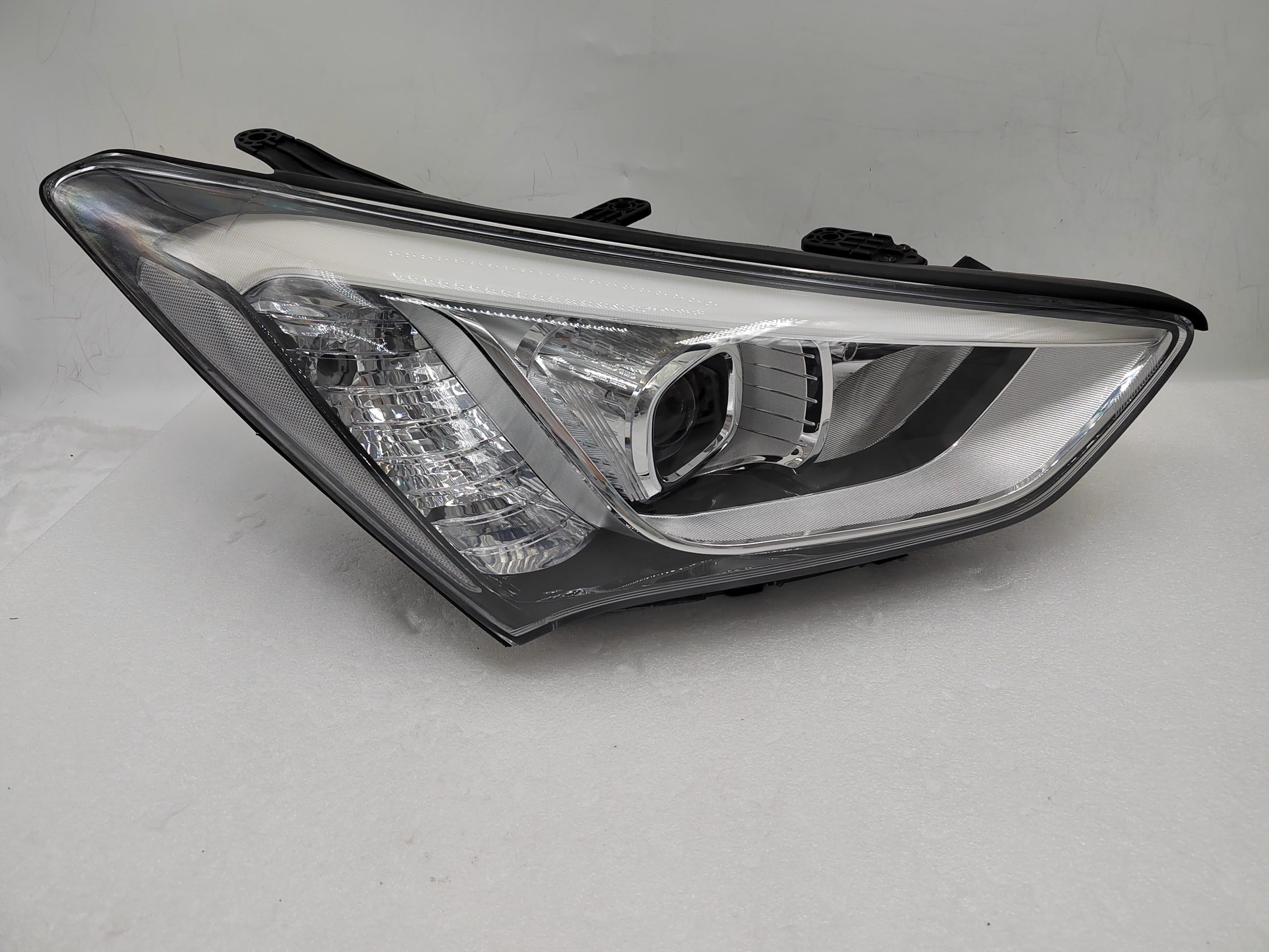 HYUNDAI SANTA FE DM 2013-2015 HALOGEN R.H.S HEADLIGHT ASSEMBLY