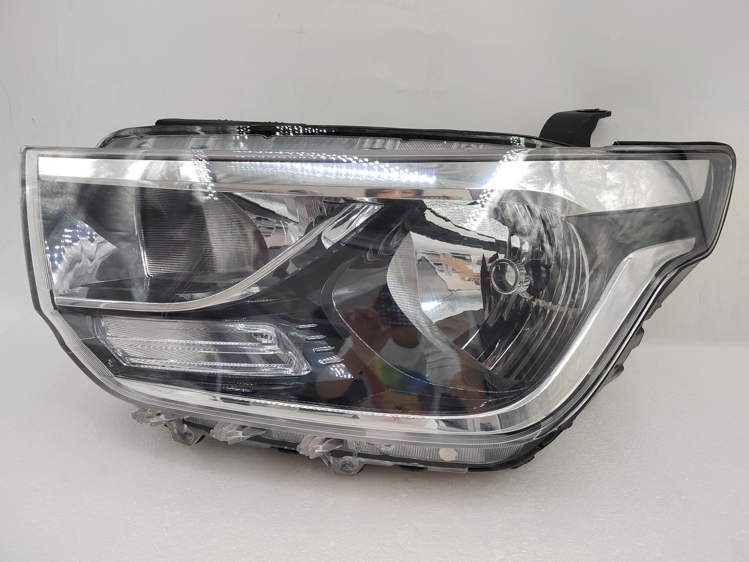 HYUNDAI IMAX TQ4 2018-2023 HALOGEN L.H.S HEADLIGHT ASSEMBLY