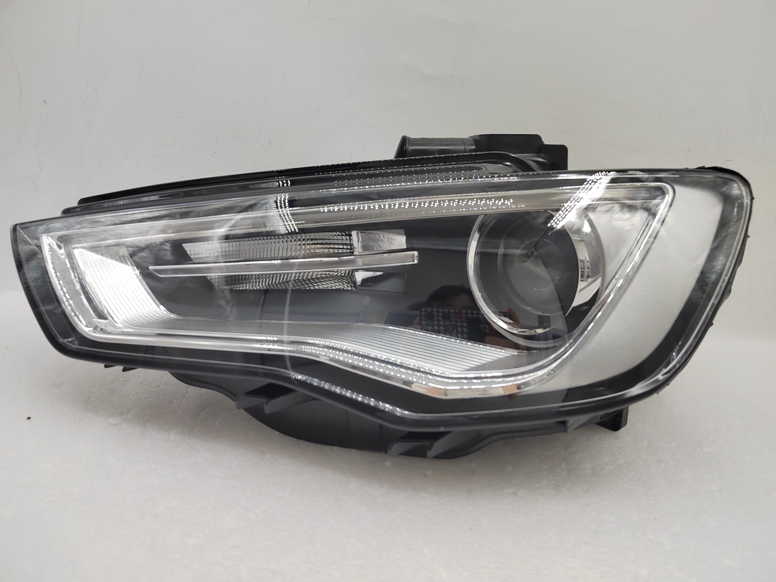 AUDI A3 8V 2013-2015 XENON L.H.S HEADLIGHT ASSEMBLY