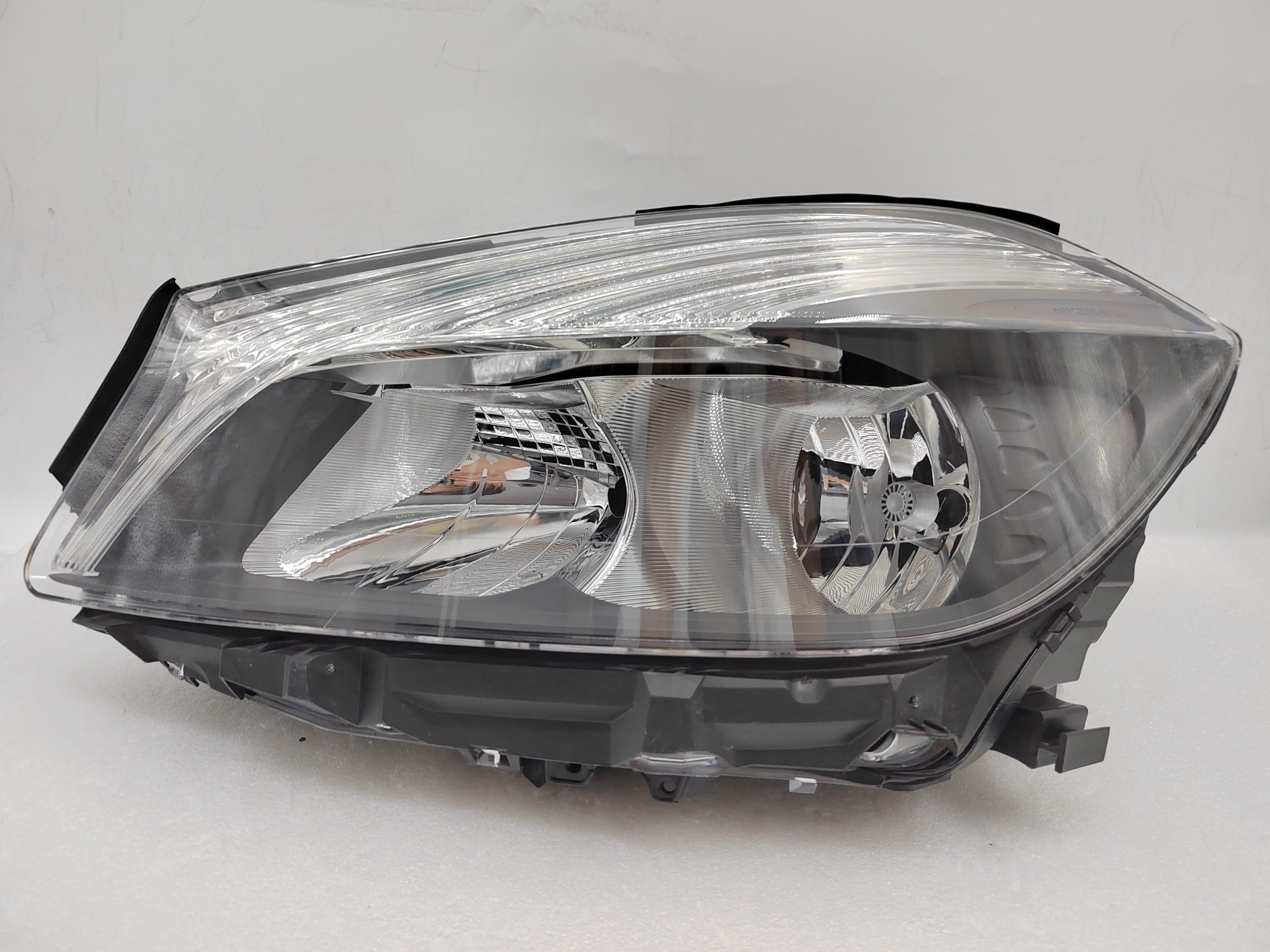 MERCEDES-BENZ A-CLASS W176 2013-2015 HALOGEN L.H.S HEADLIGHT ASSEMBLY