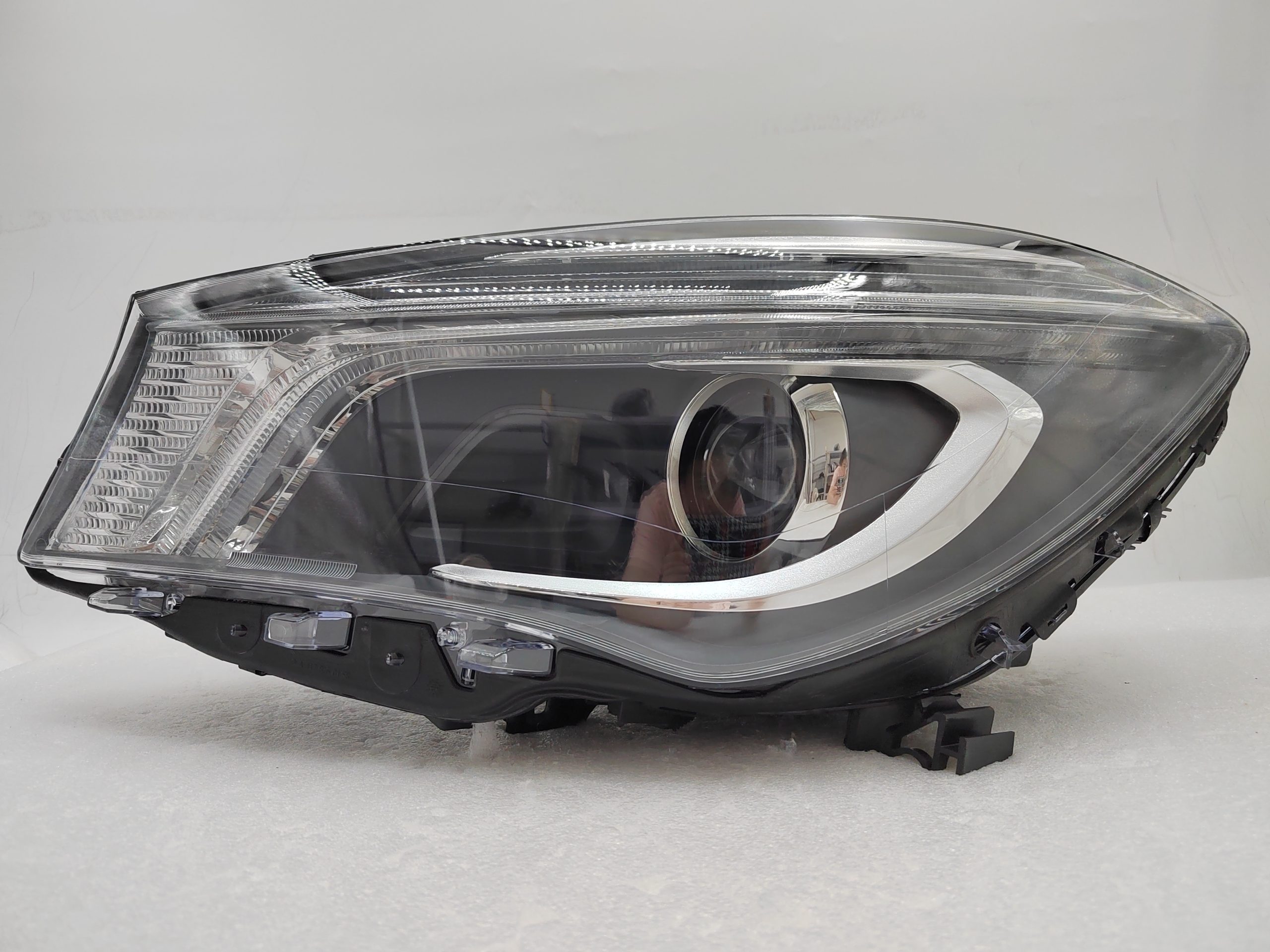 MERCEDES-BENZ CLA-CLASS W117 CLA250 2012-2015 XENON L.H.S HEADLIGHT ASSEMBLY