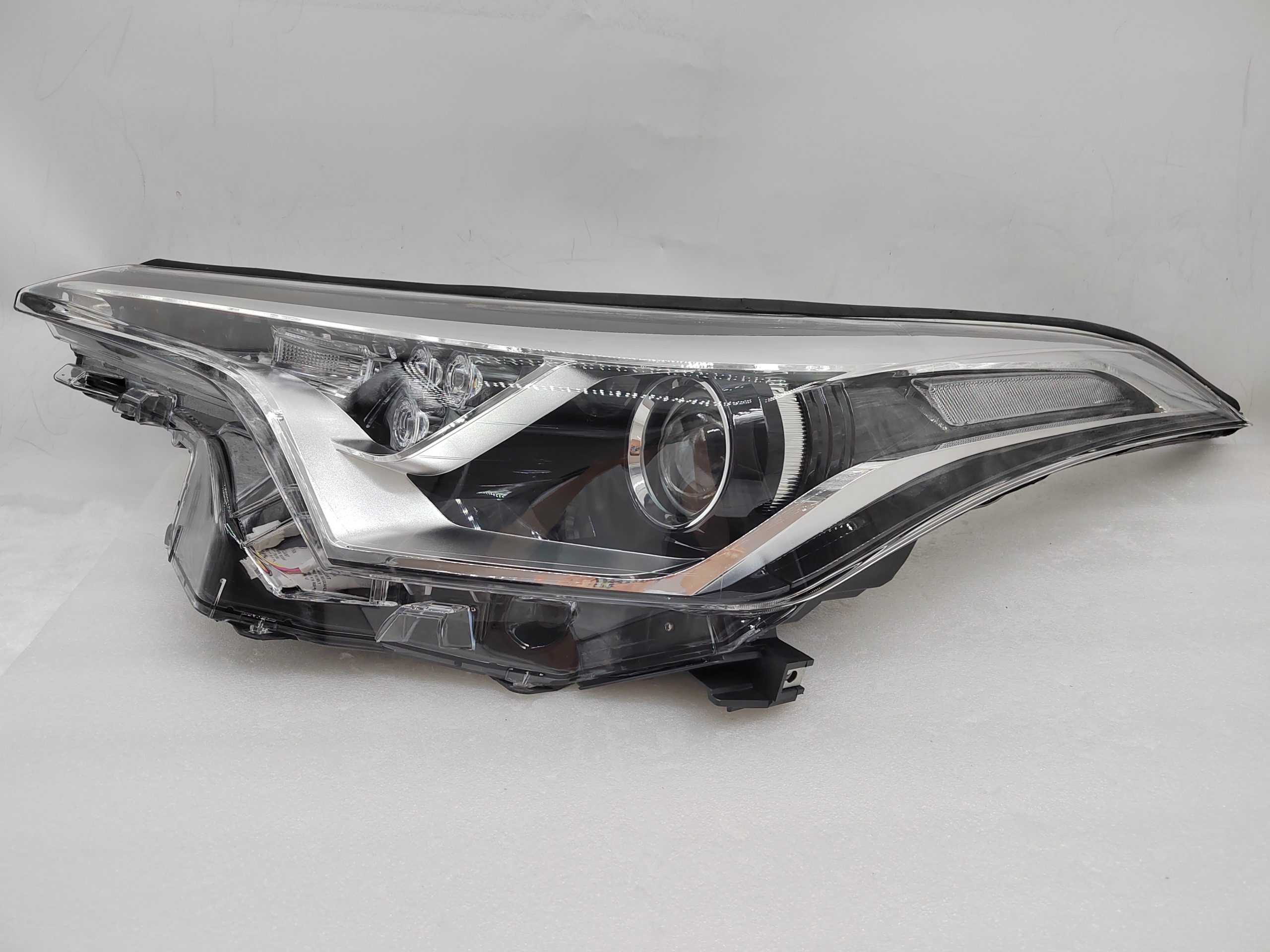 TOYOTA C-HR 2016-2019 HALOGEN L.H.S HEADLIGHT ASSEMBLY
