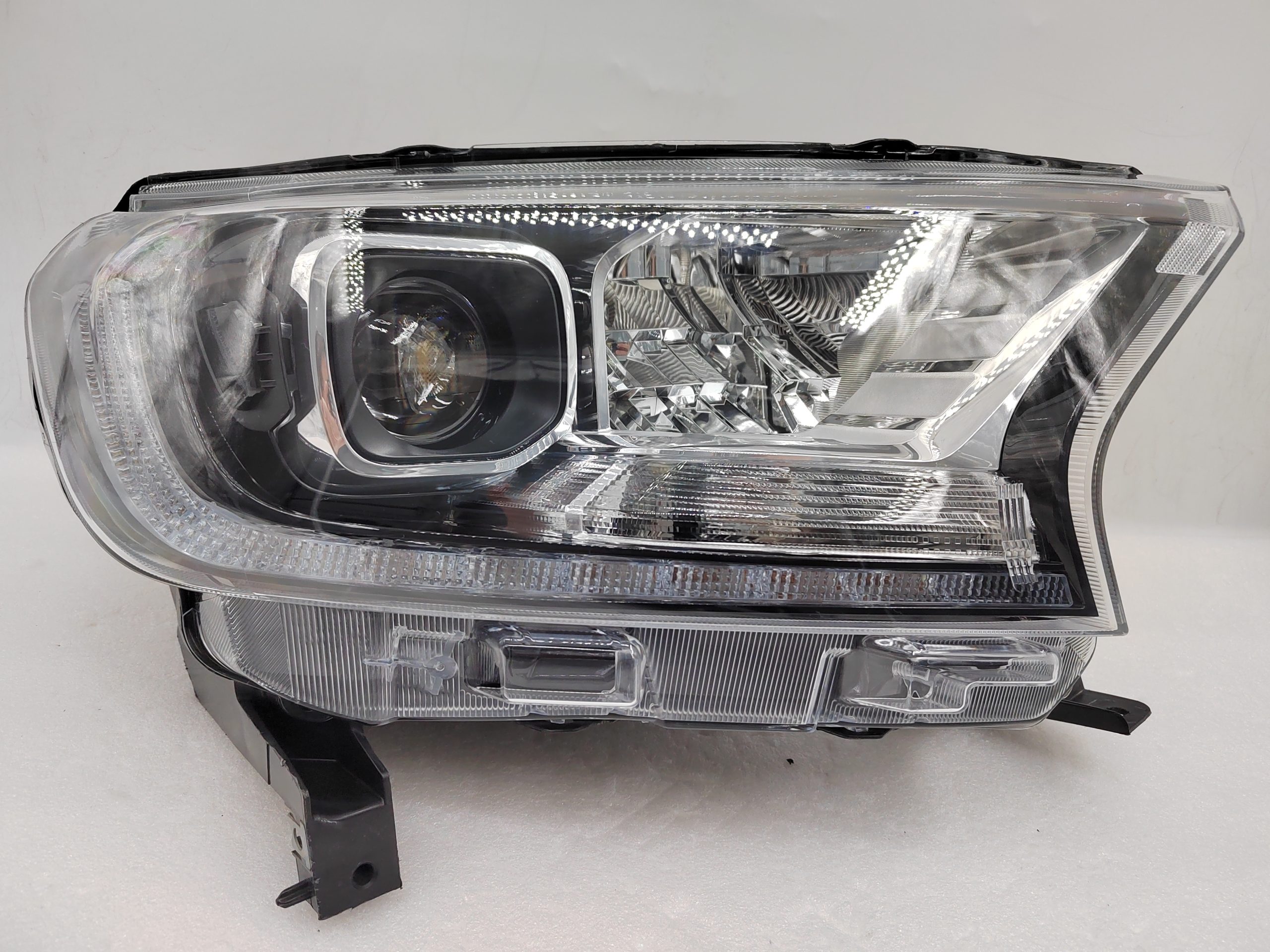 FORD EVEREST RANGER 2020-2021 LED R.H.S HEADLIGHT ASSEMBLY