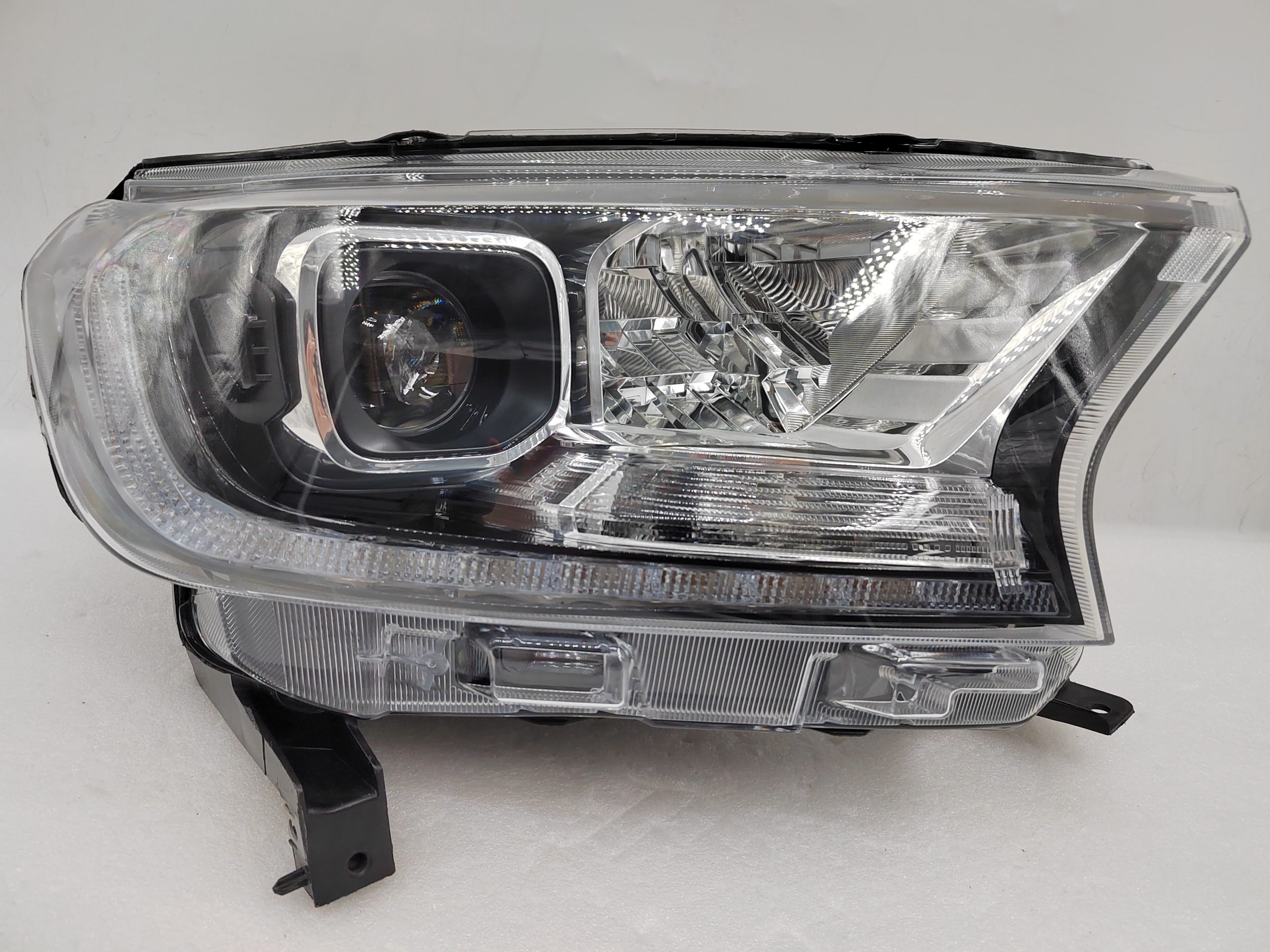 FORD EVEREST RANGER 2020-2021 LED R.H.S HEADLIGHT ASSEMBLY