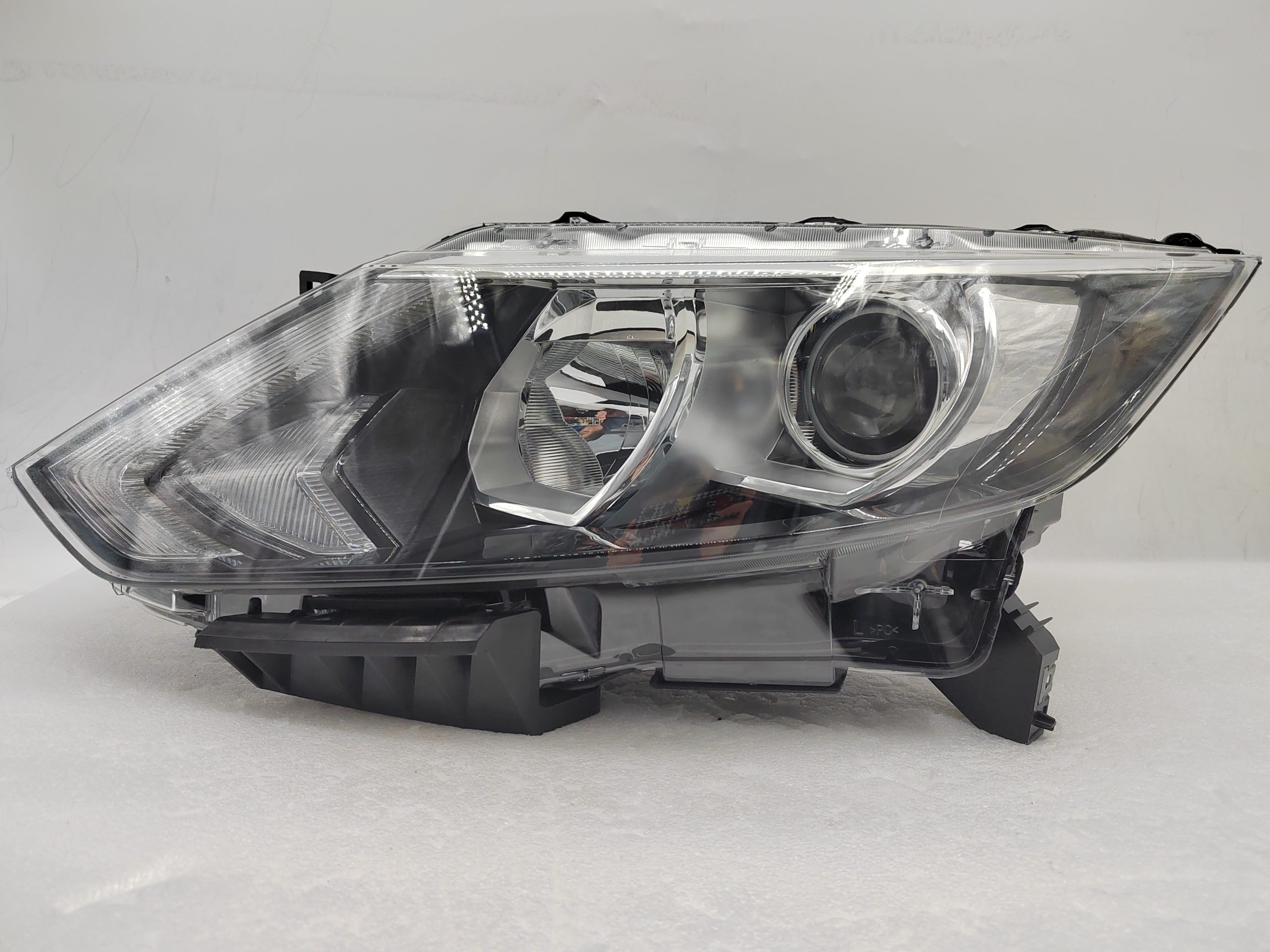 NISSAN QASHQAI J11 2014-2016 HALOGEN L.H.S HEADLIGHT ASSEMBLY