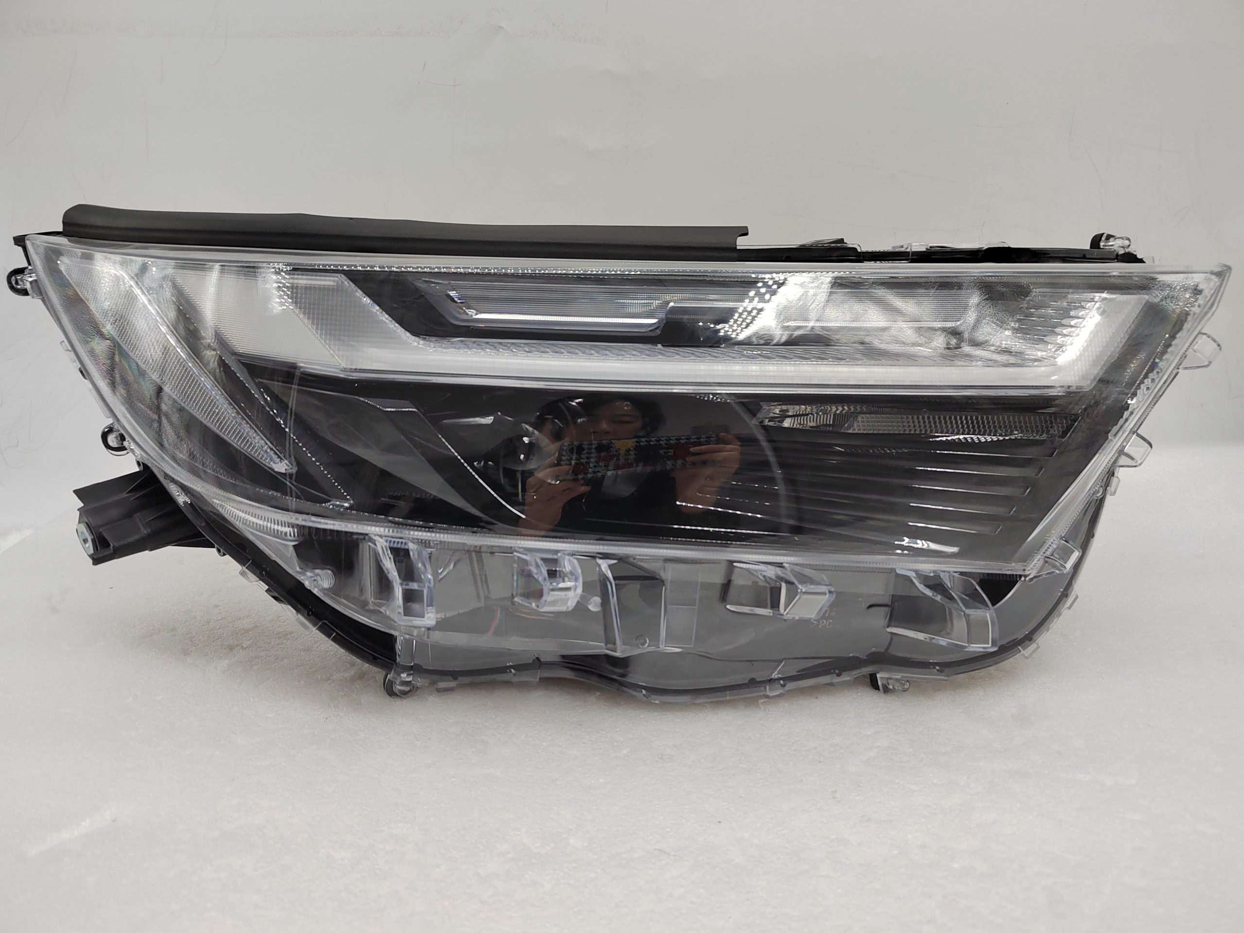 TOYOTA RAV4 2022-2023 LED R.H.S HEADLIGHT ASSEMBLY