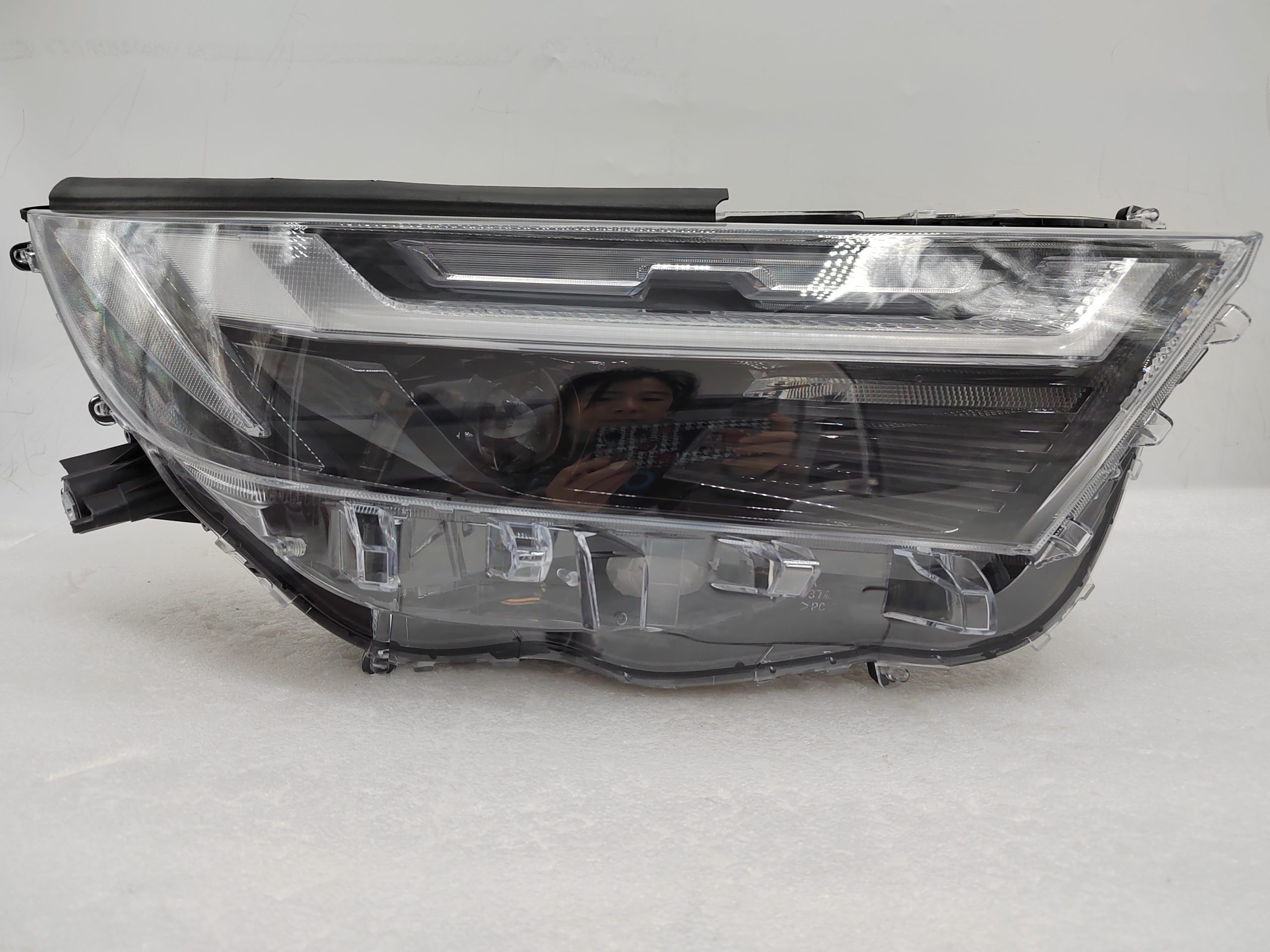 TOYOTA RAV4 2022-2023 LED R.H.S HEADLIGHT ASSEMBLY